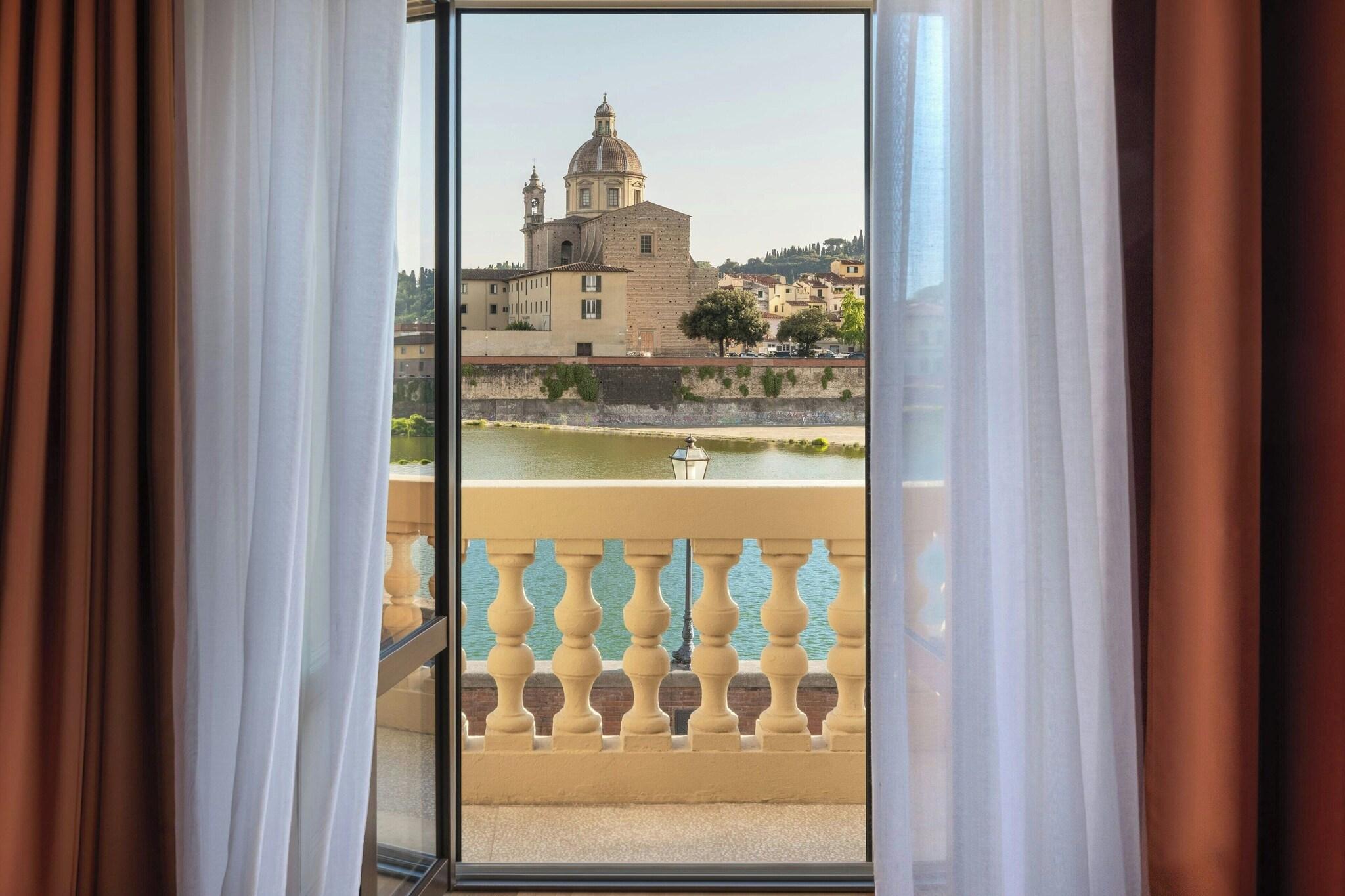 Suite Grand with Views