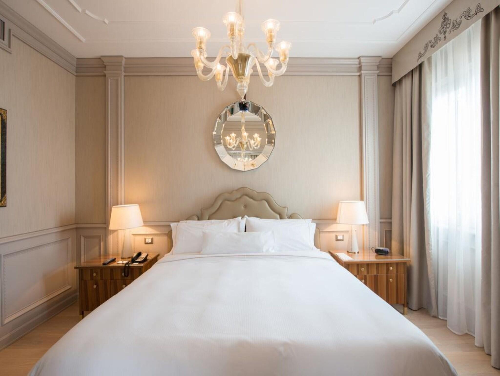 Double Deluxe King Bed