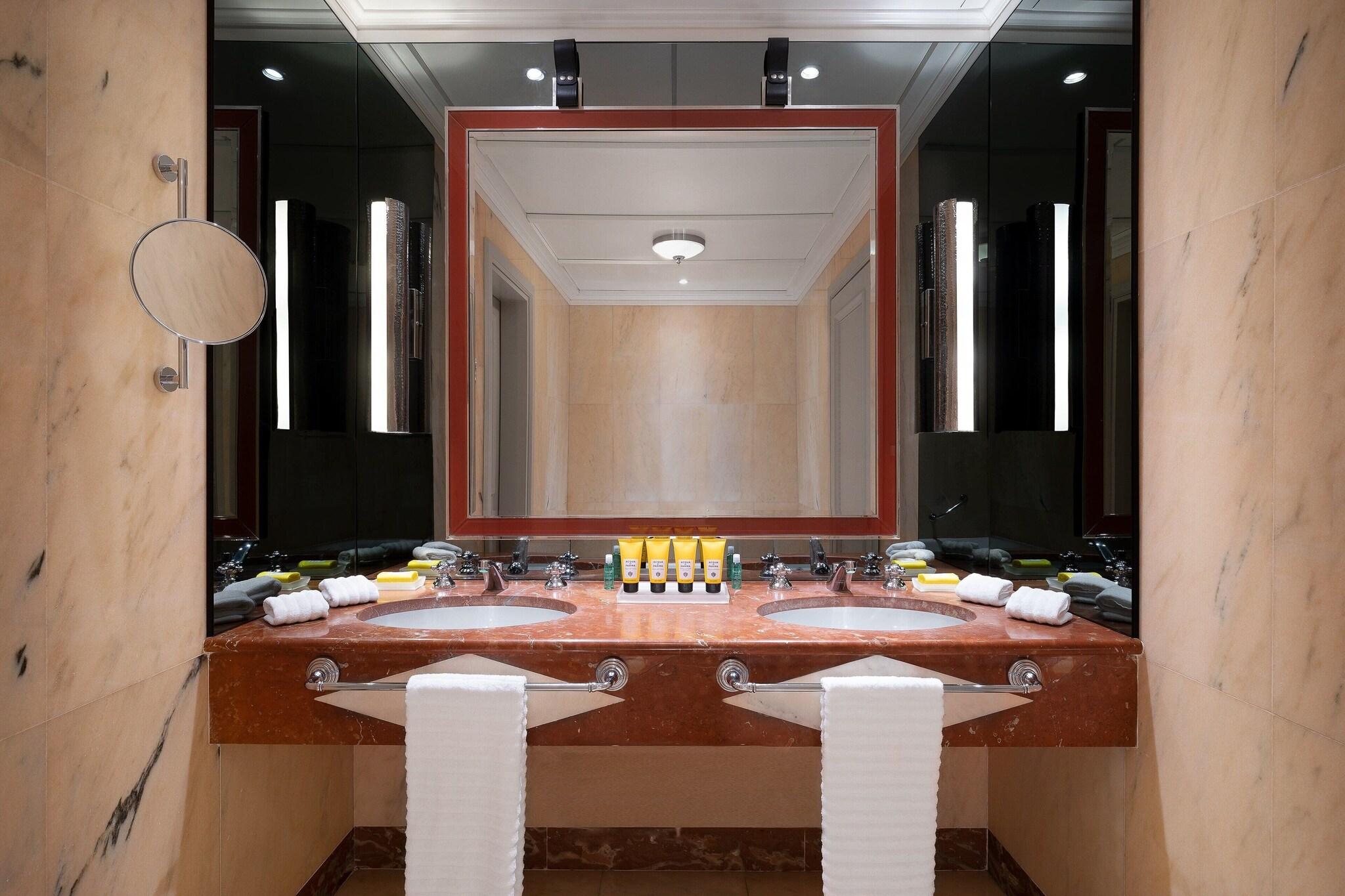 Suite Presidential with Views