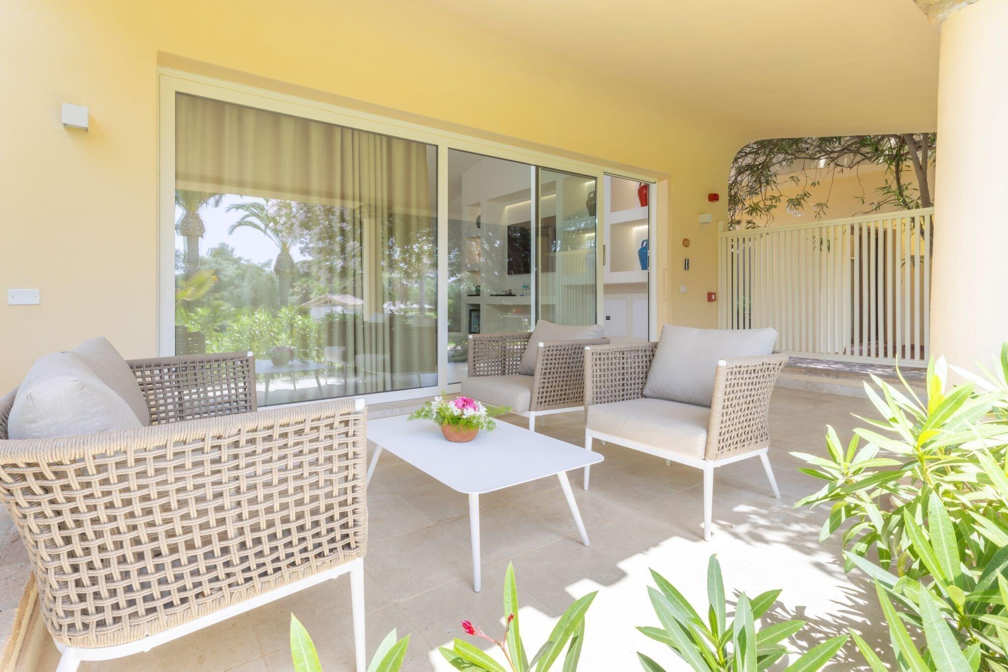 Family Room Three Beds