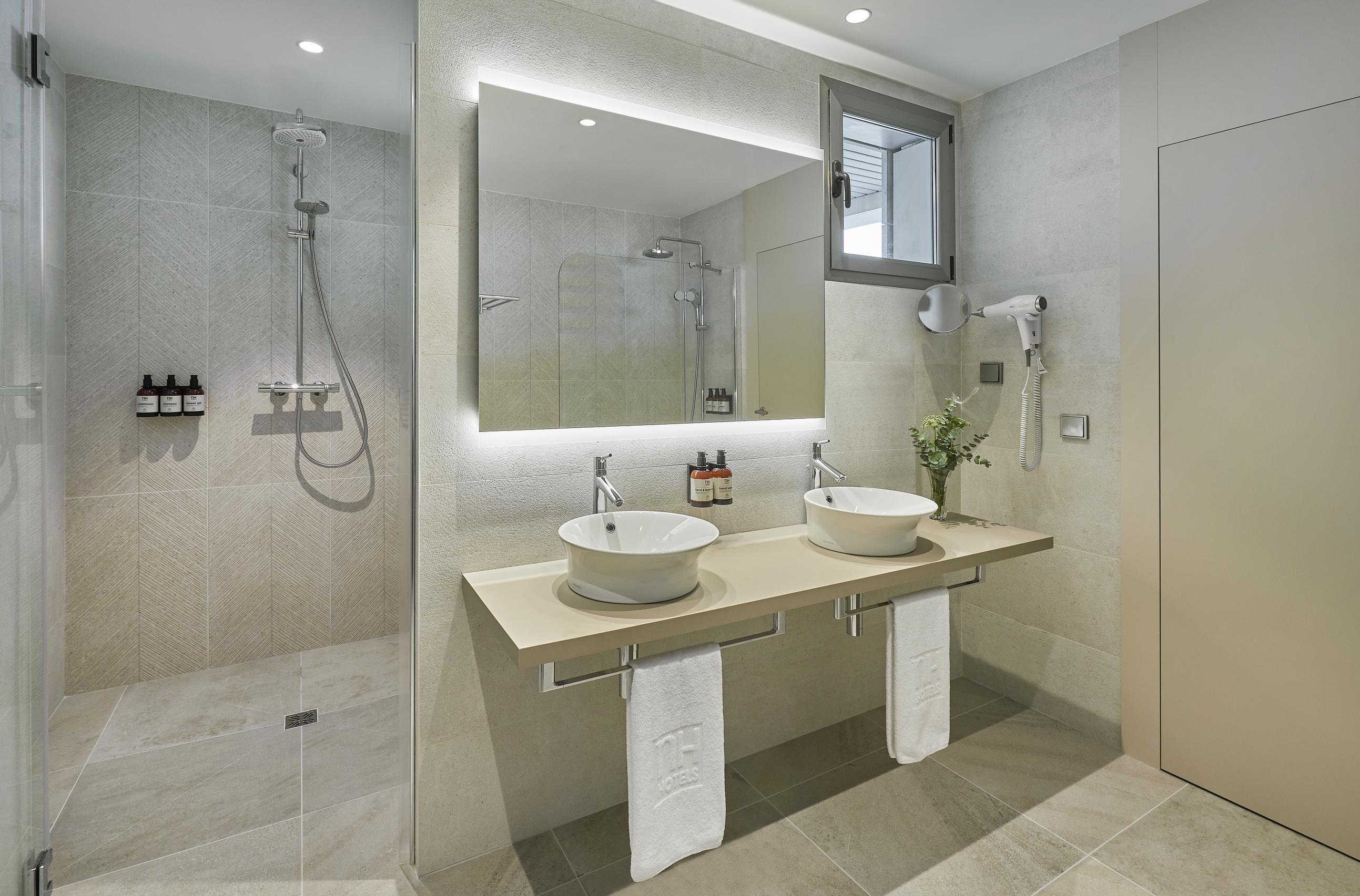 Junior Suite with Views