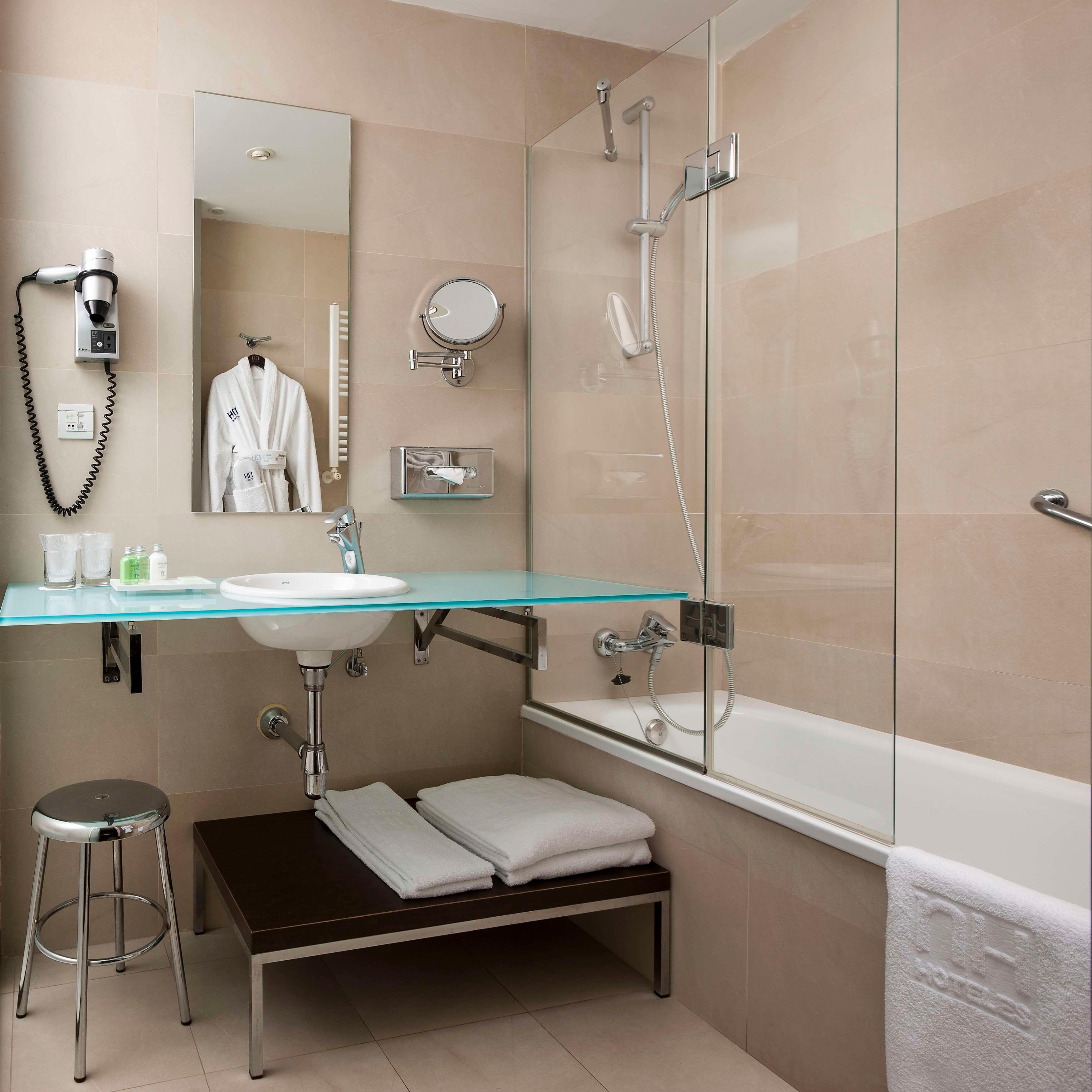 Double or Twin Standard