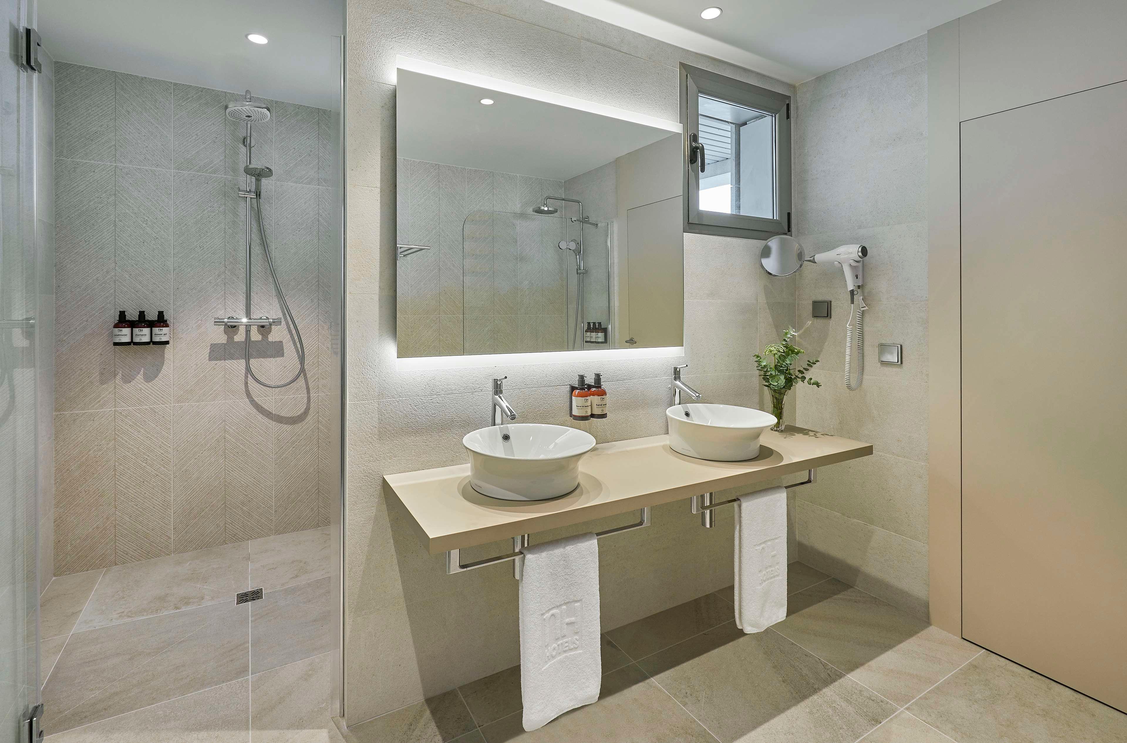 Junior Suite with Views