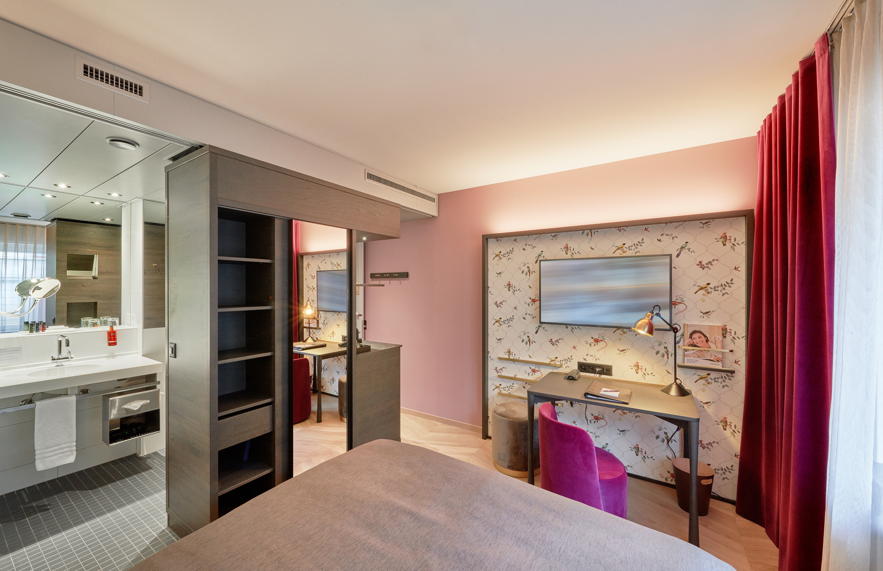 Double Queen Size Bed