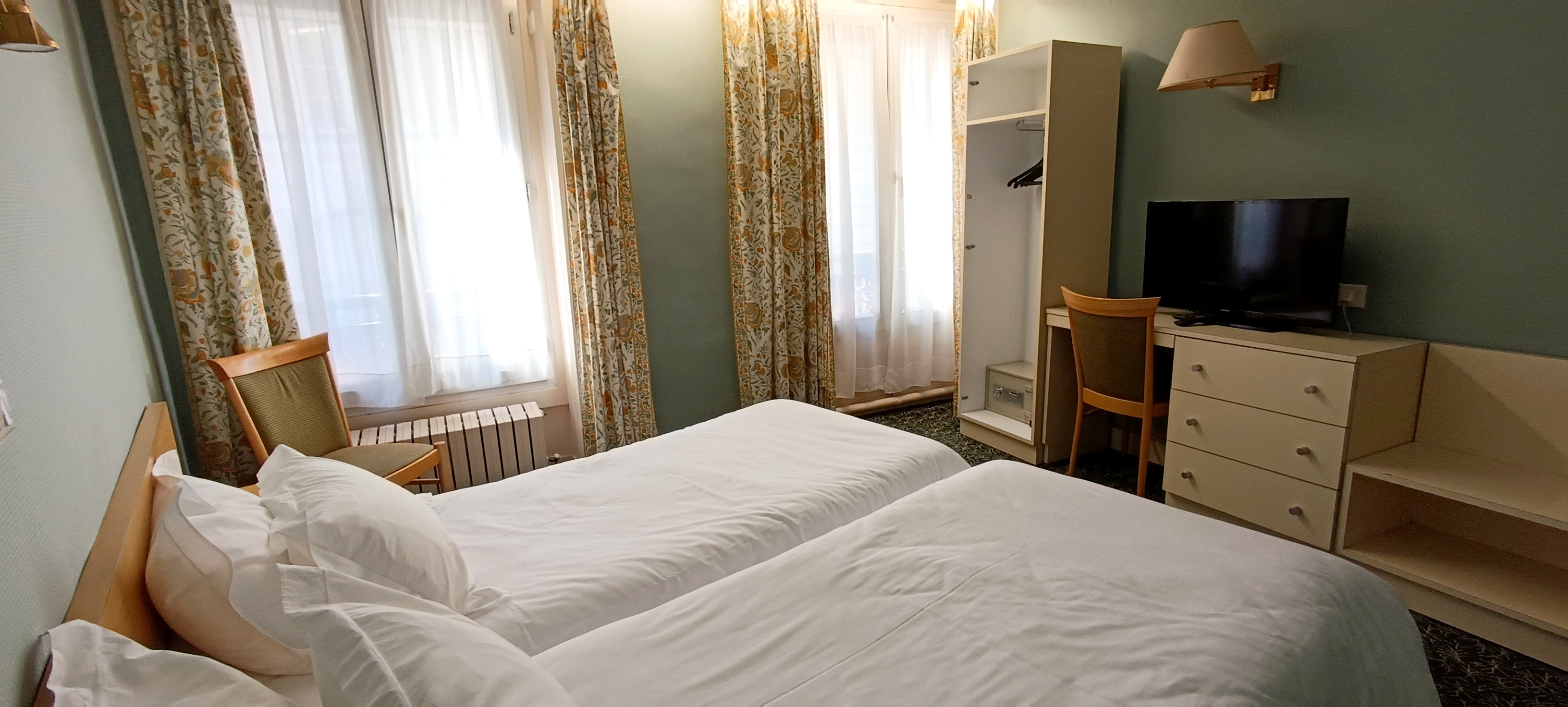 Twin Connecting Room