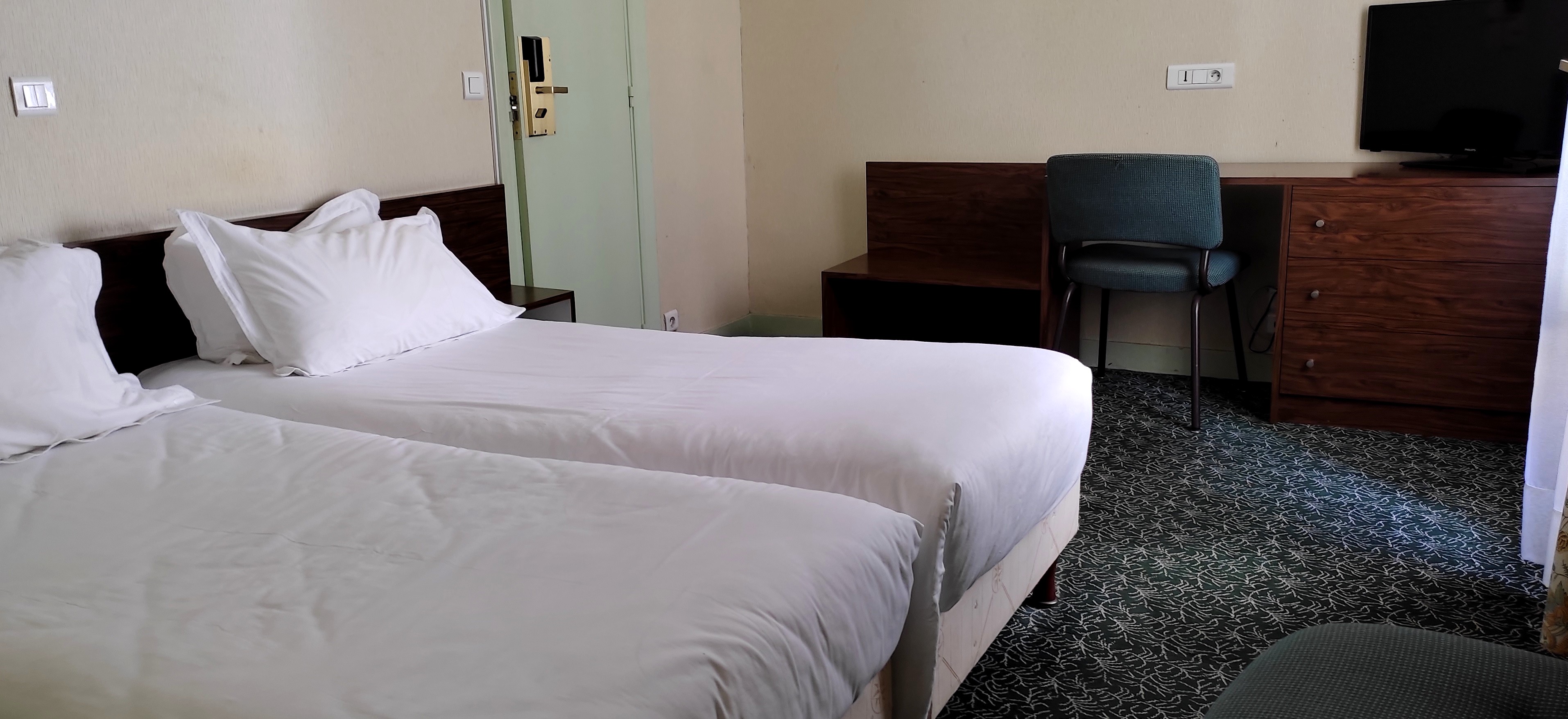 Quadruple Connecting Room