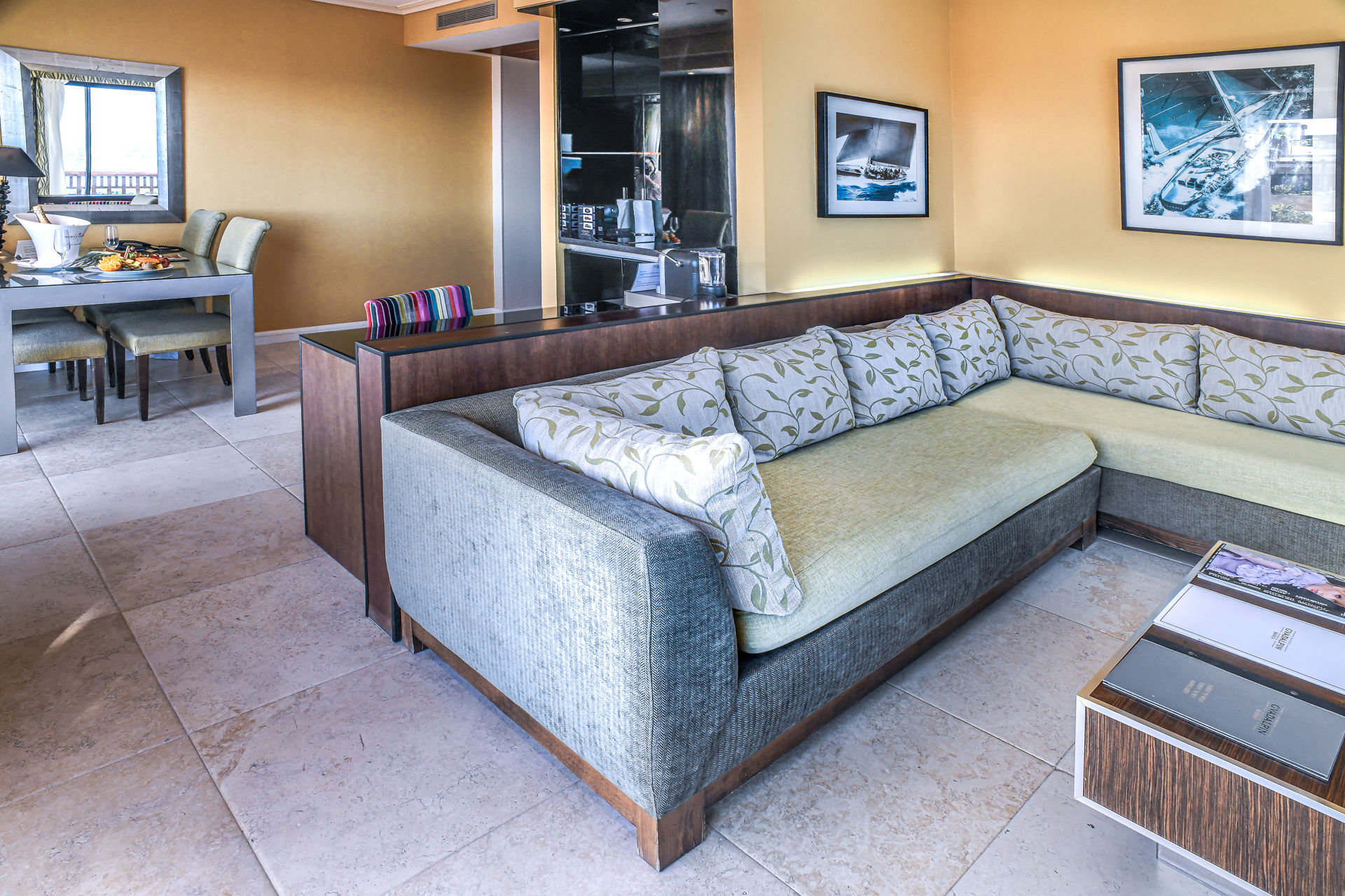 Junior Suite Deluxe Capacity 2