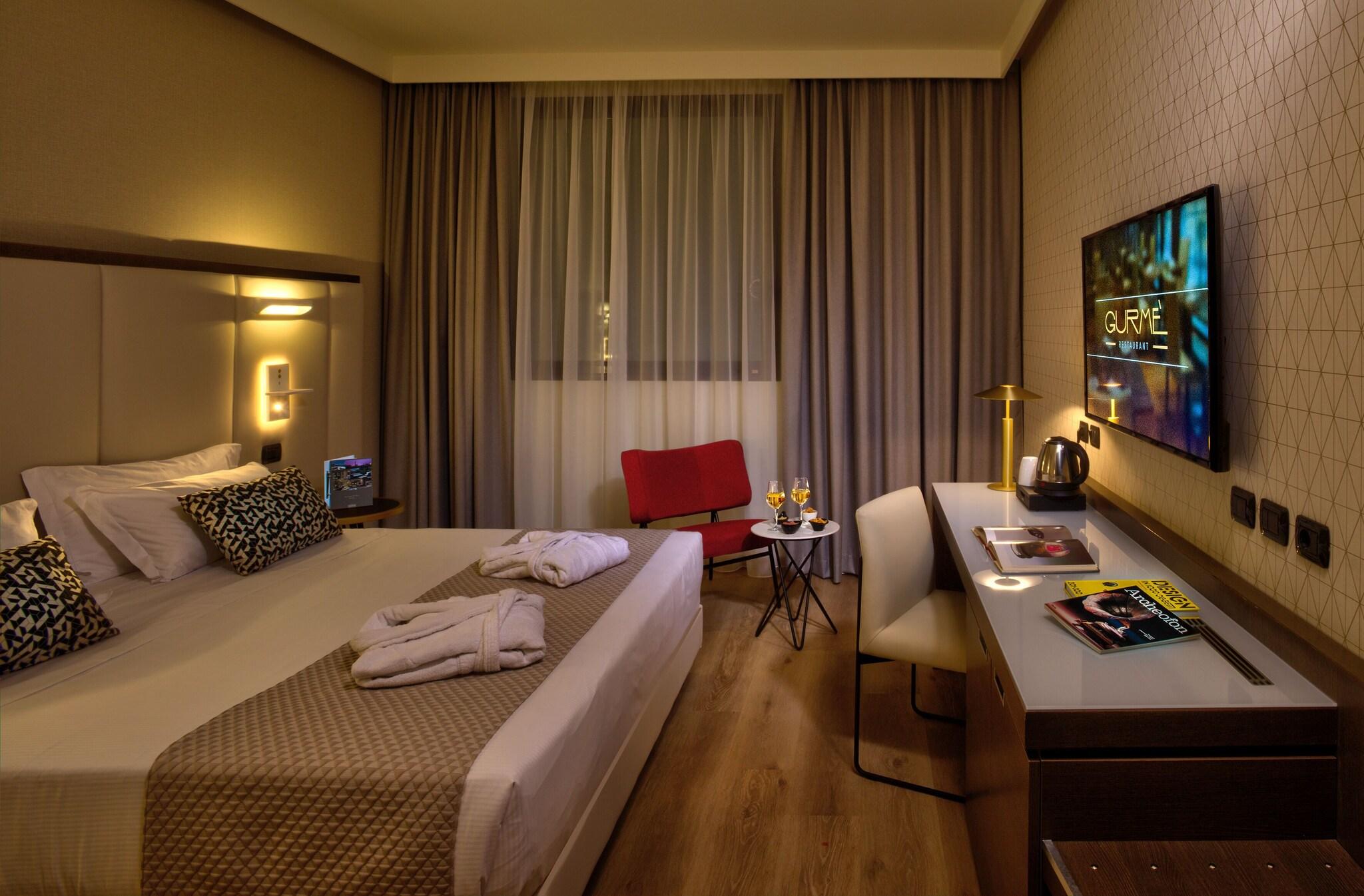 Double King Size Bed