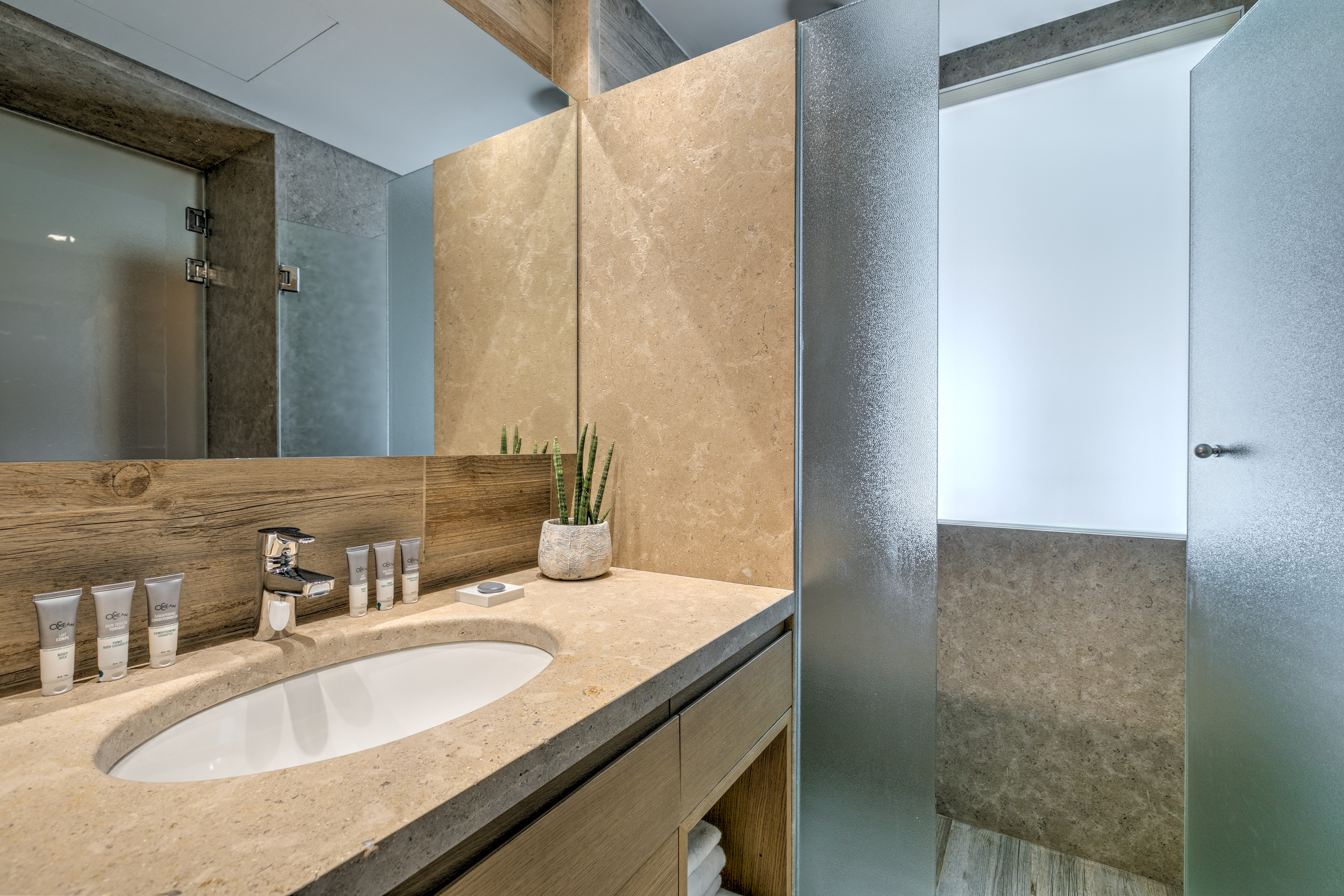 Double or Twin Side Sea View