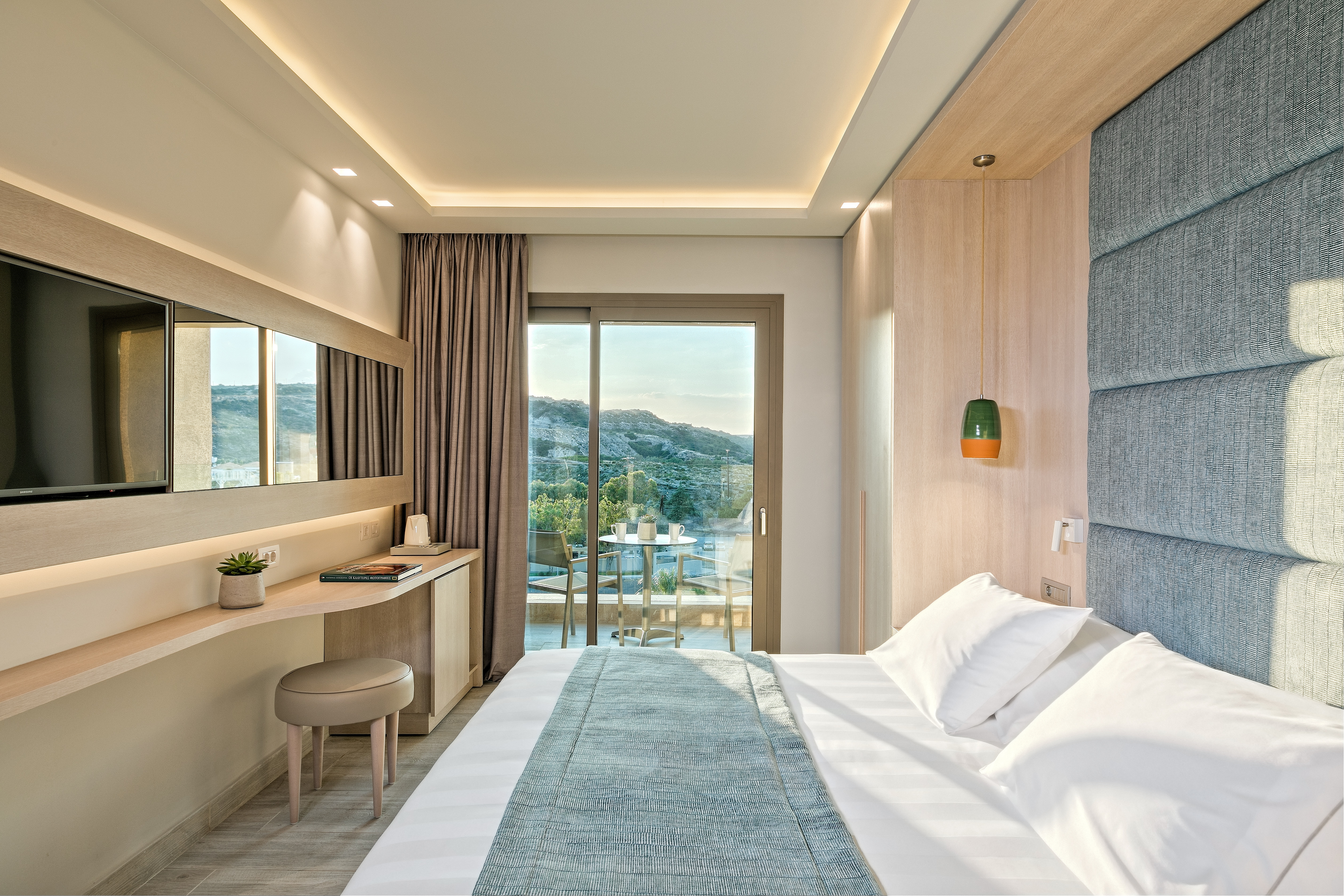 Single Mountain View