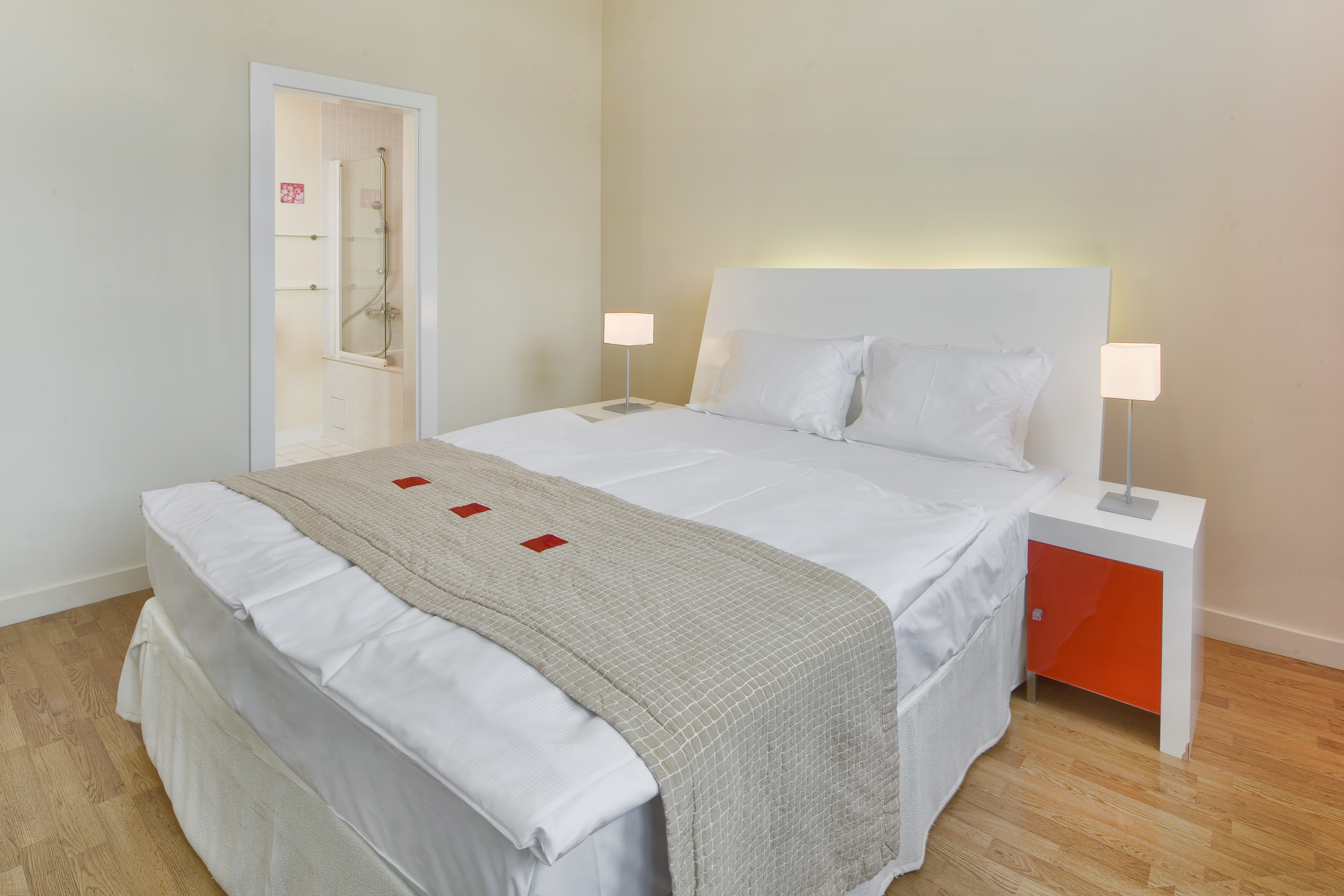 Apartment with Kitchenette