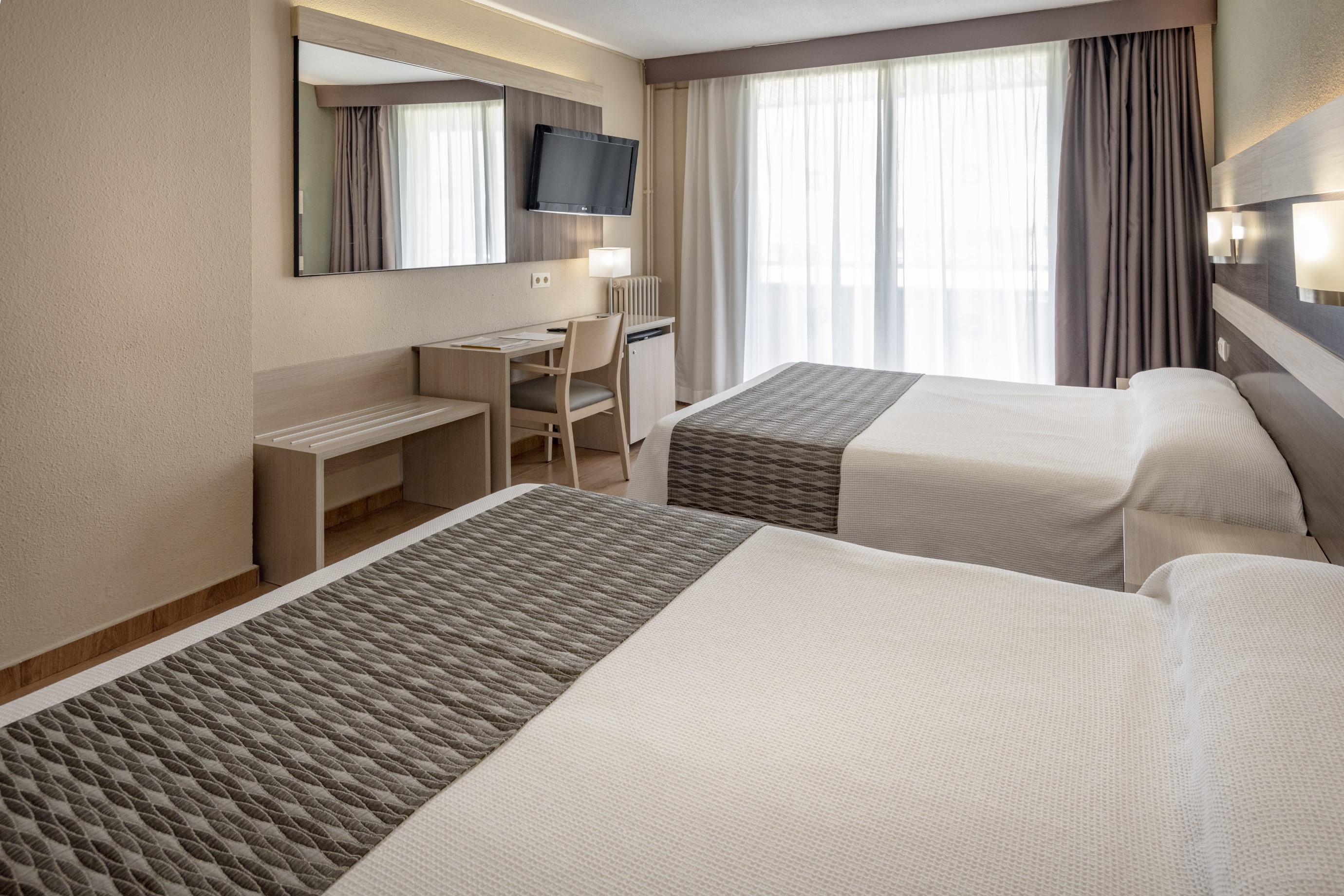 Double or Twin Capacity 4