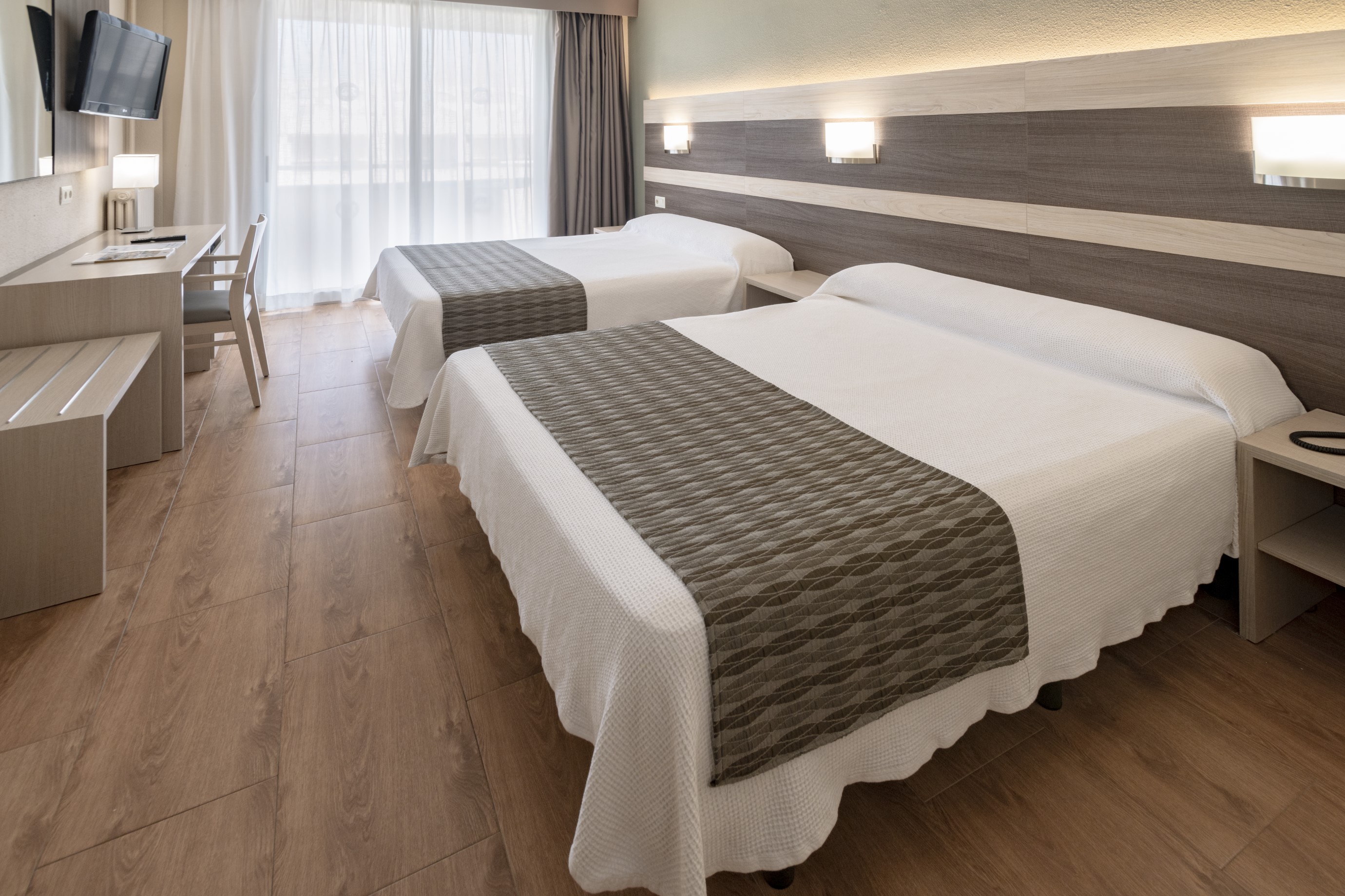 Double or Twin Capacity 4