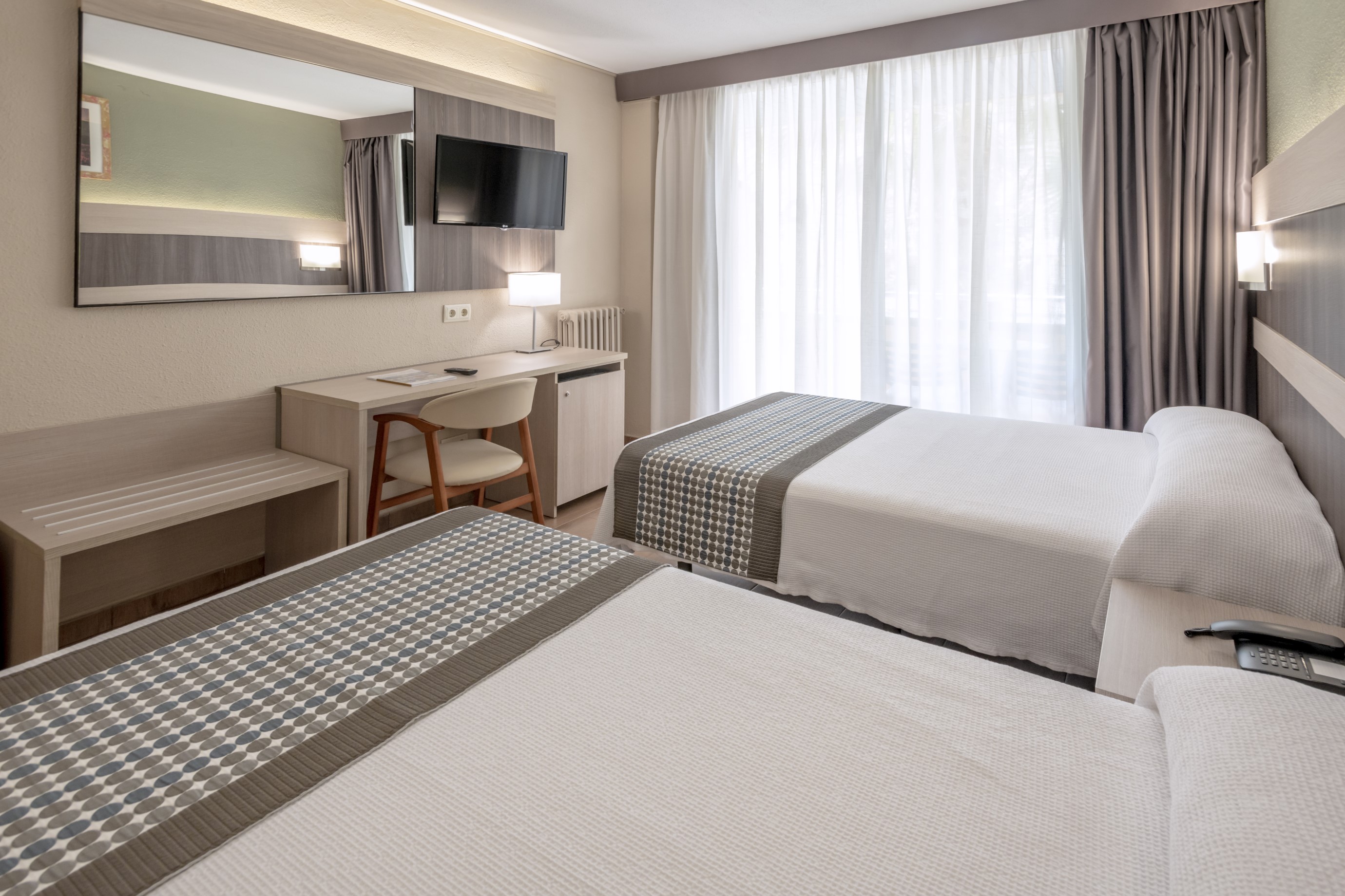 Double or Twin Capacity 4