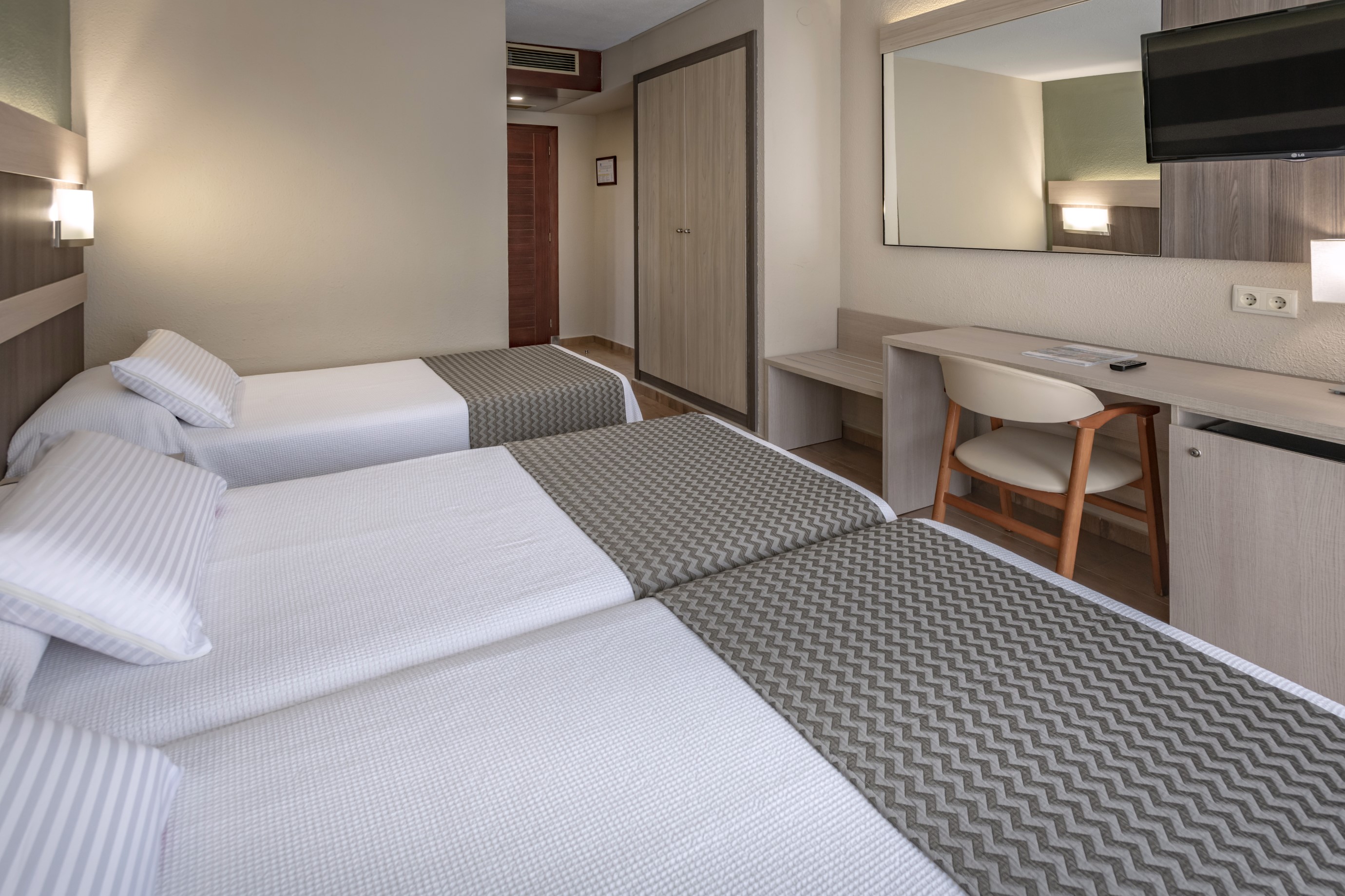 Double or Twin Capacity 3