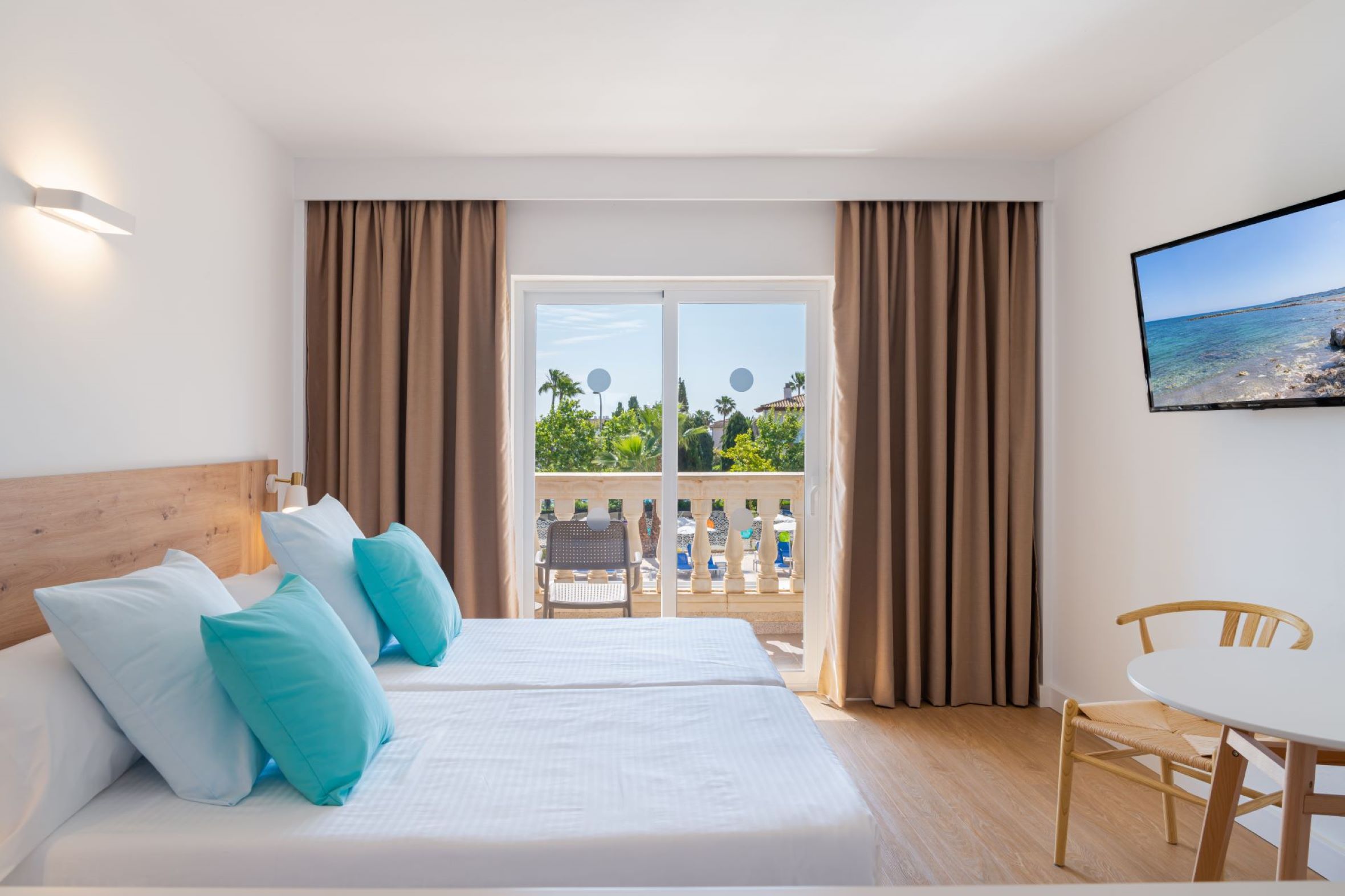 Junior Suite Pool View