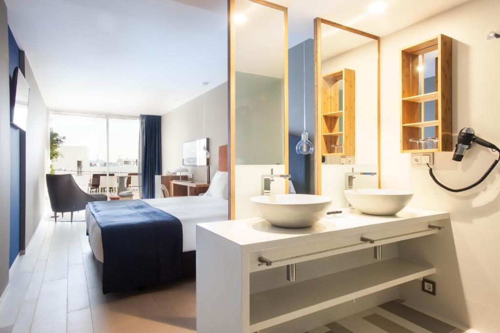 Double Single Deluxe with Terrace