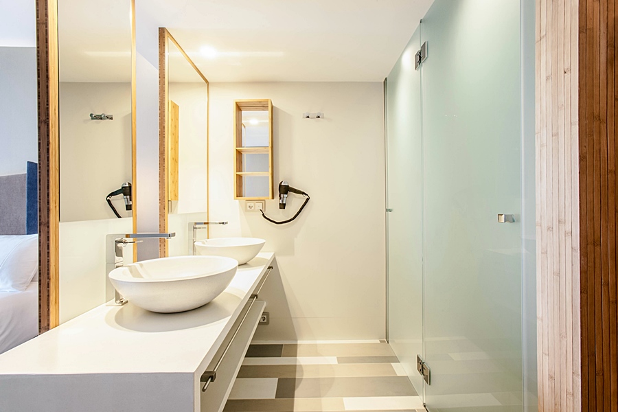 Double or Twin Deluxe Partial Ocean View