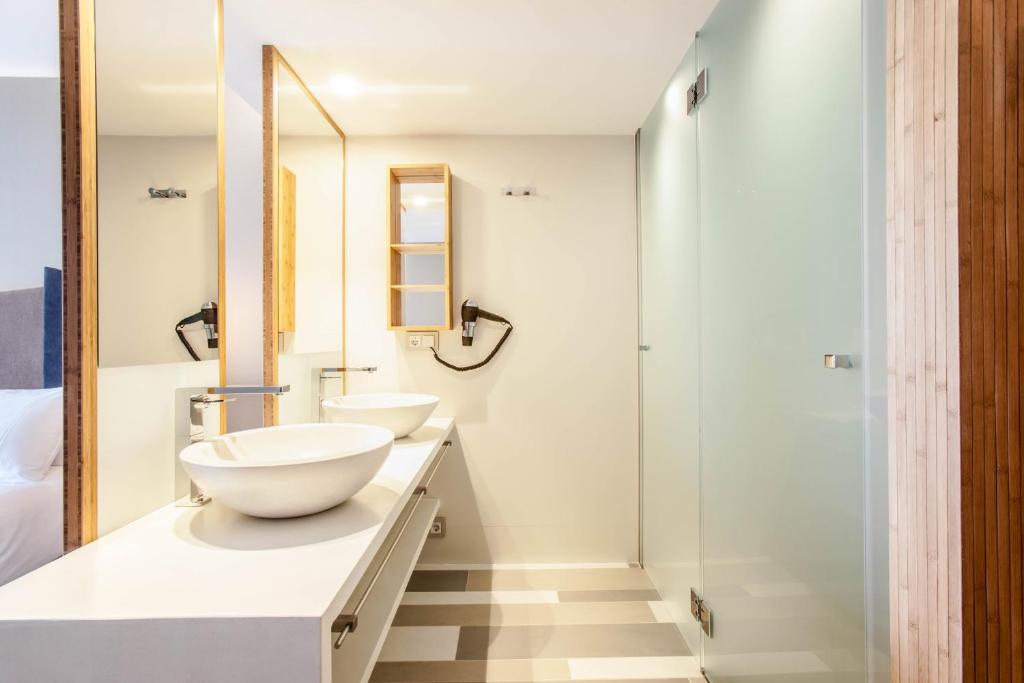 Double Single Deluxe with Terrace