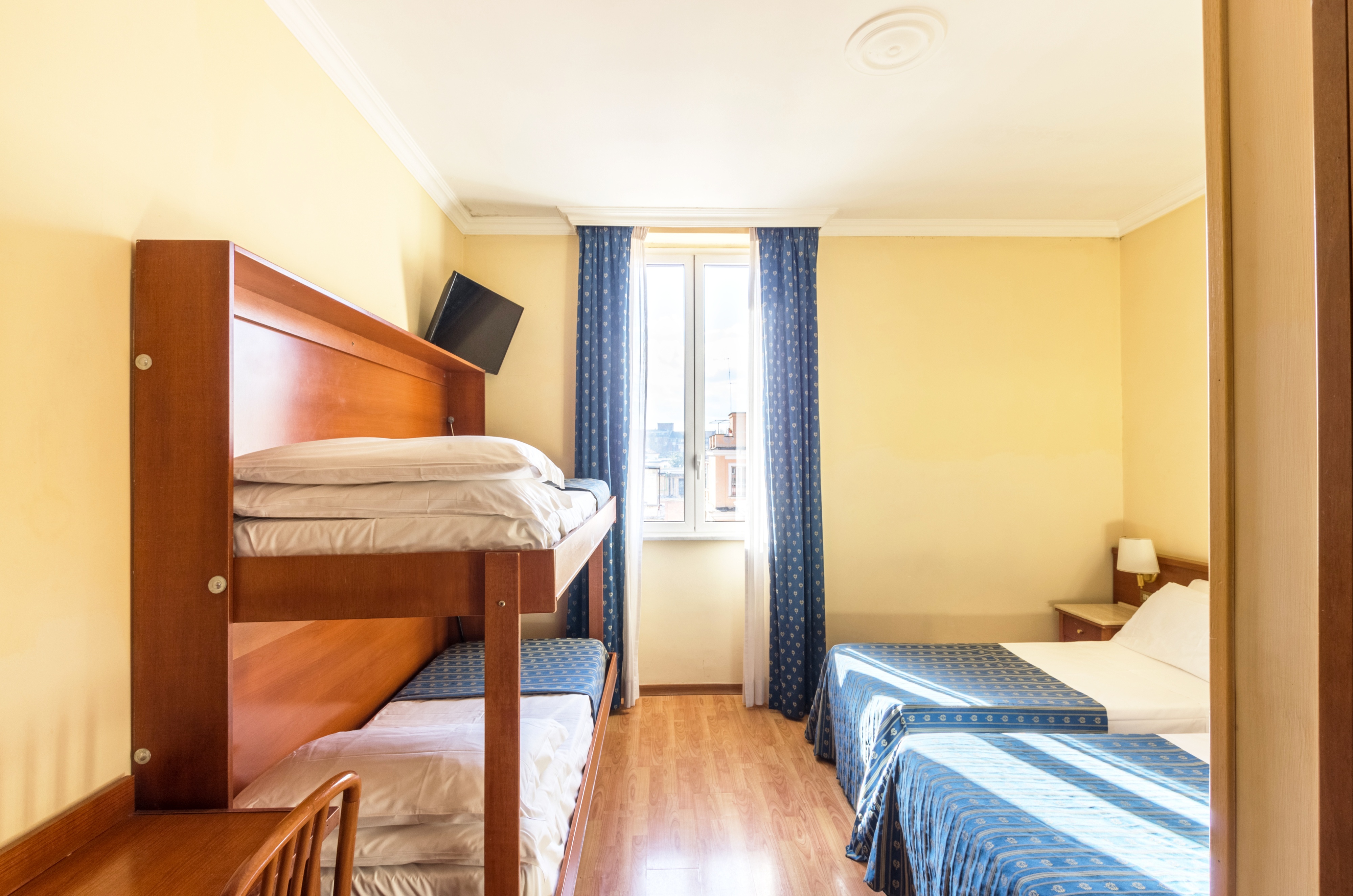 Family Room Capacity 4