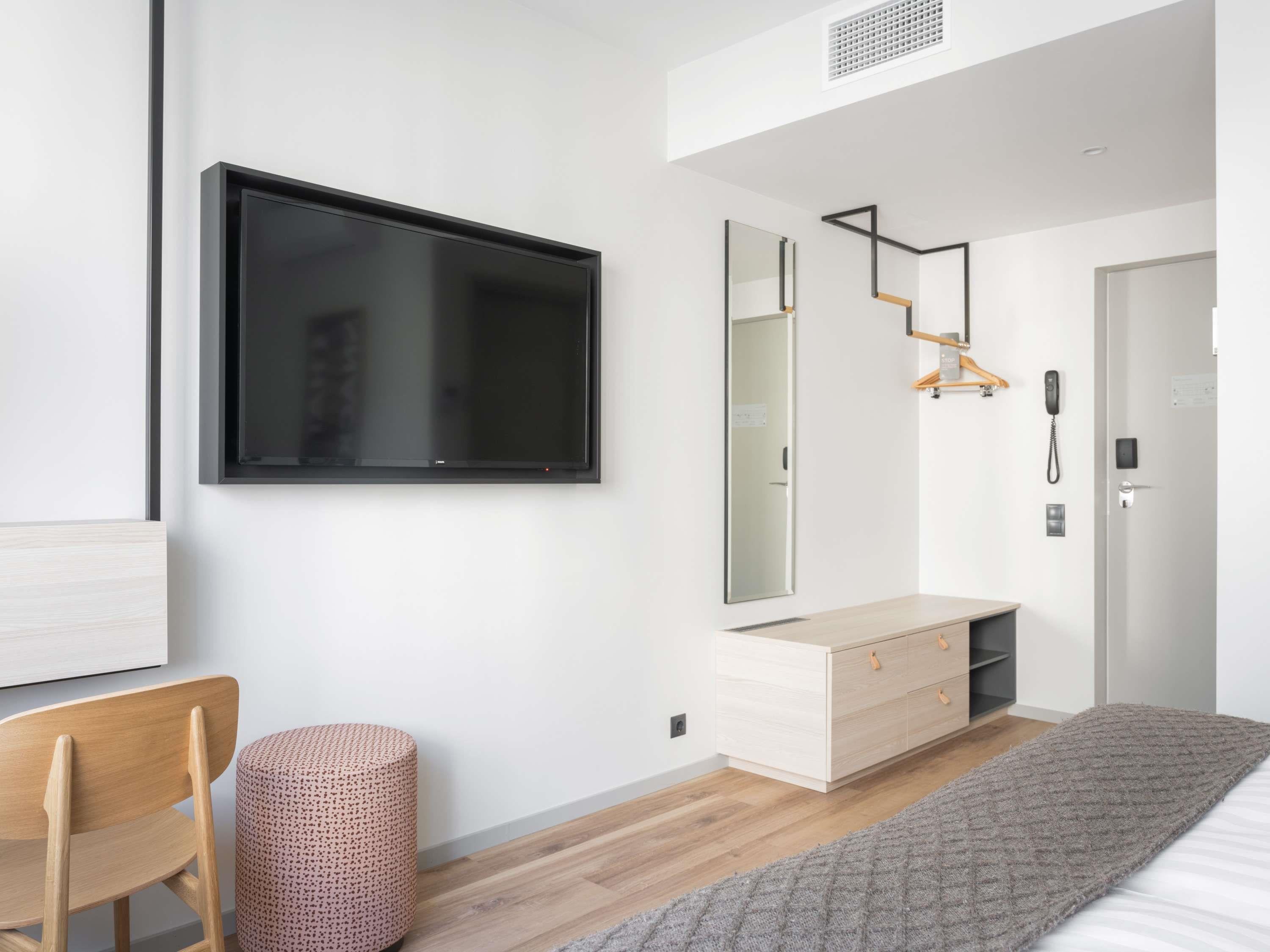 Double Classic King Bed