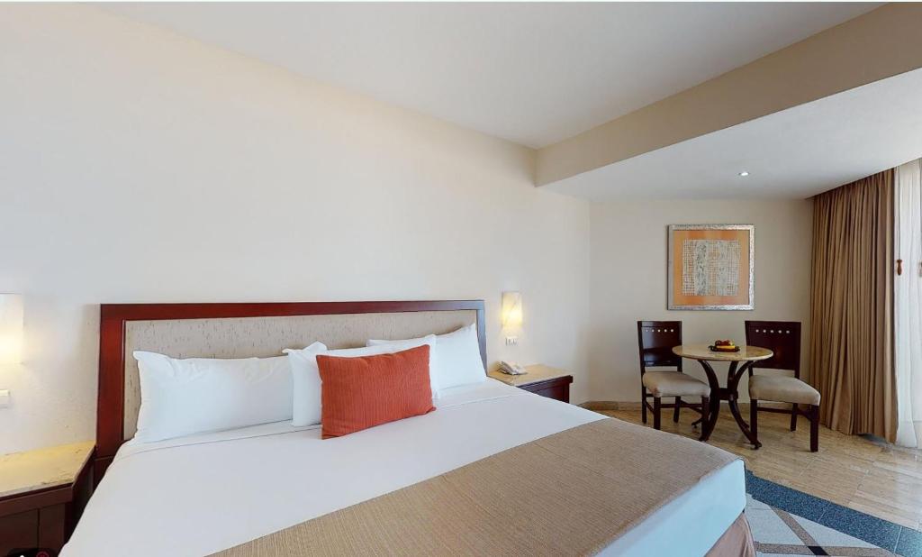 Double Deluxe King Bed