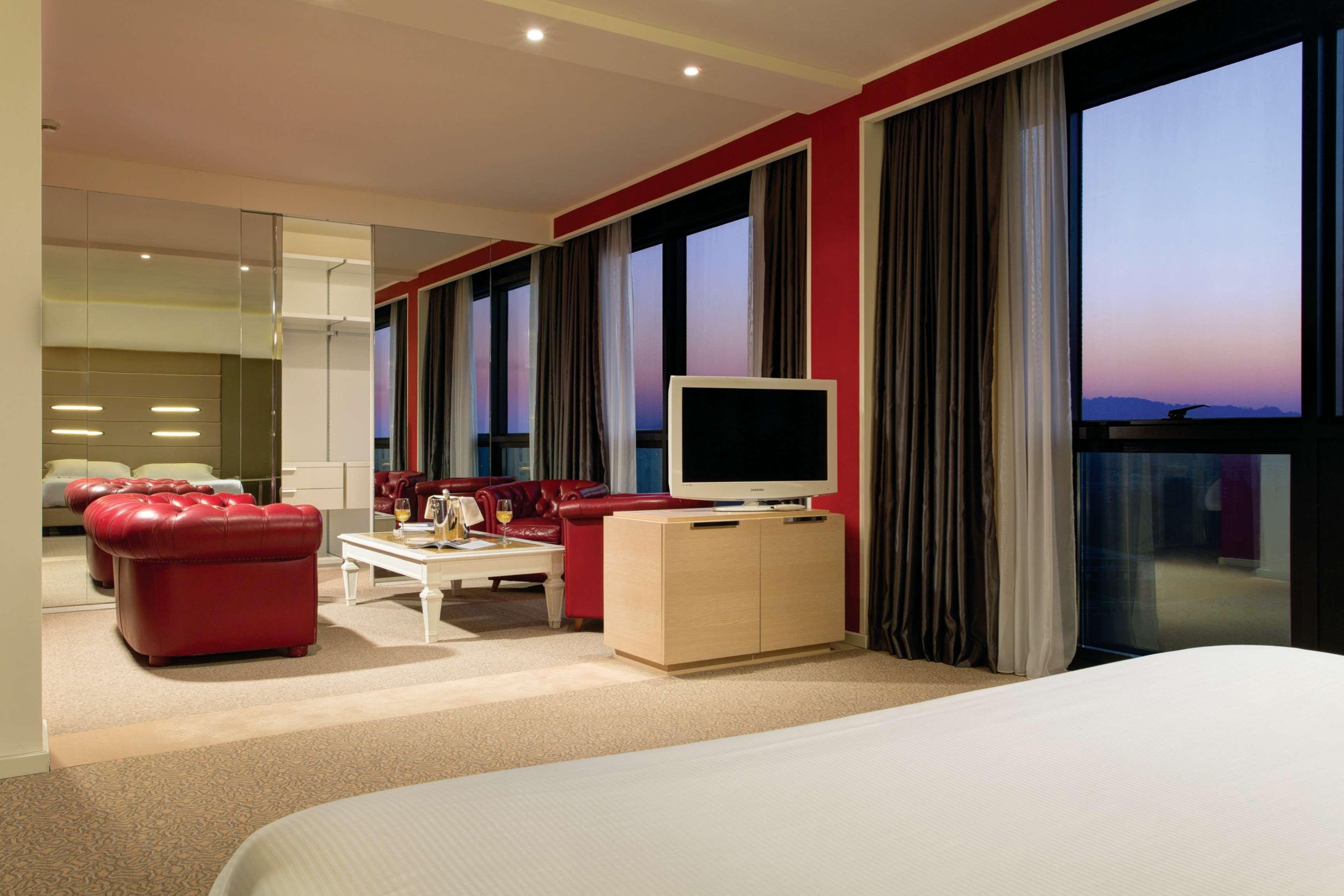 Junior Suite King Size Bed