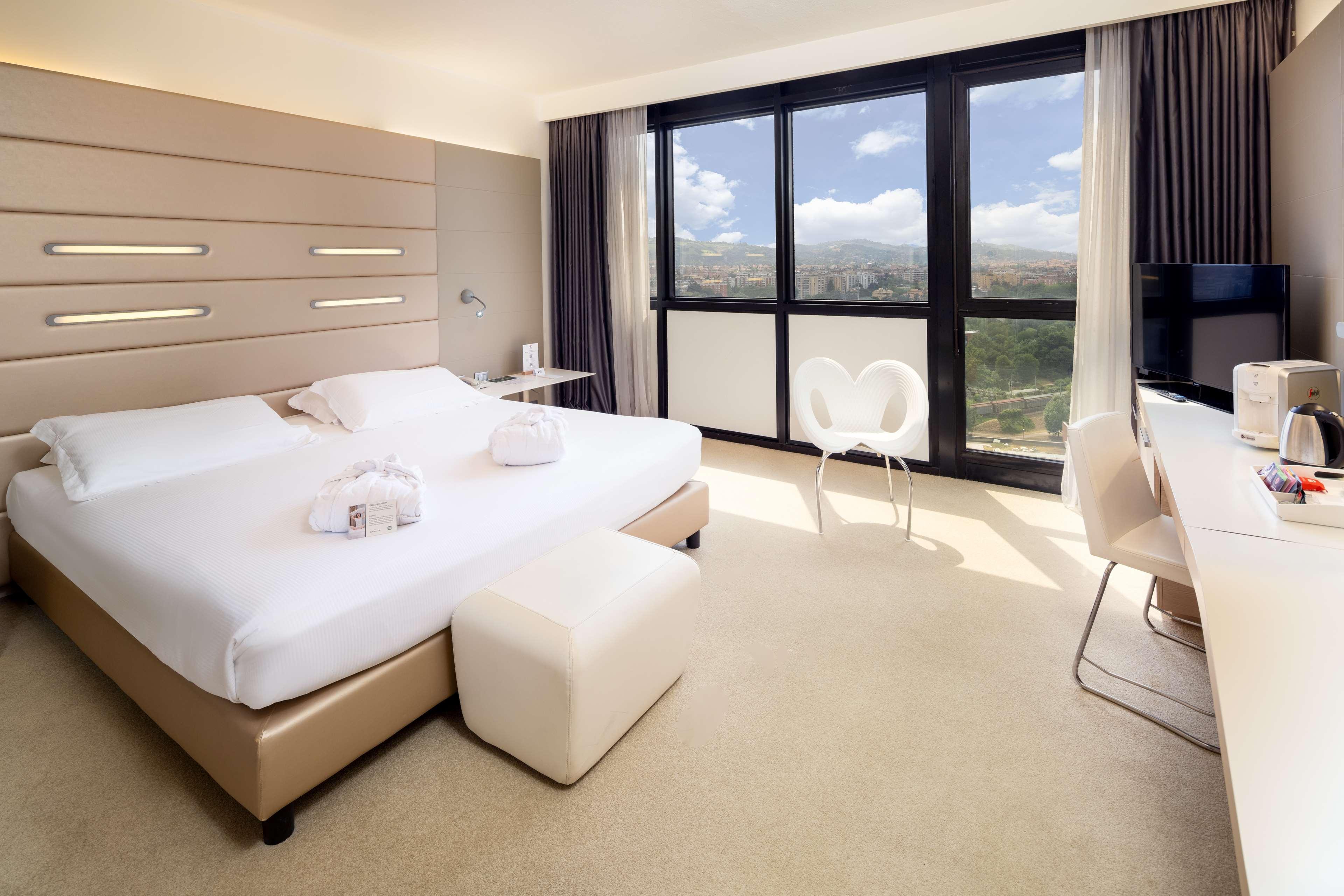 Double Deluxe King Bed