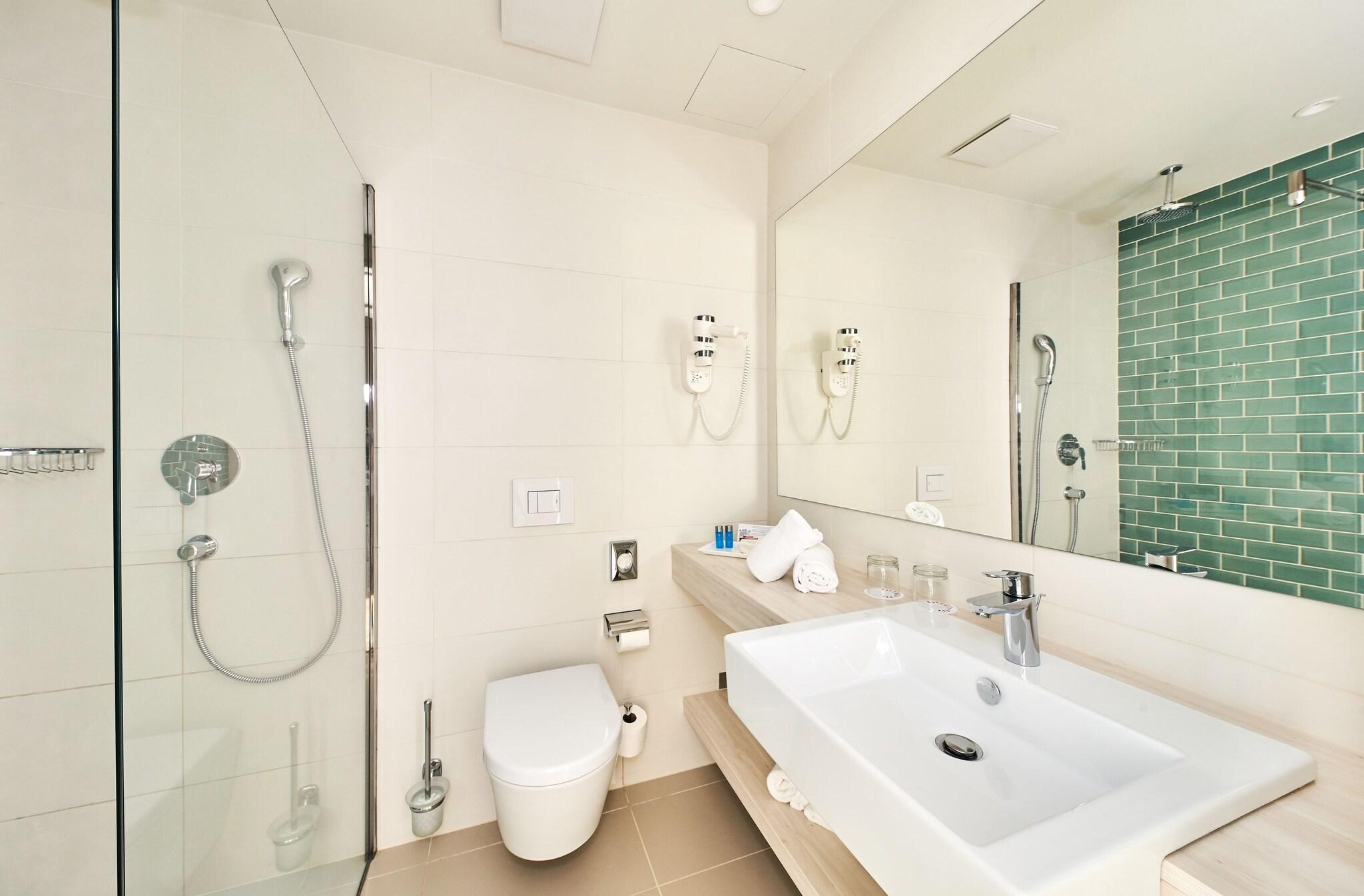 Room Connecting Room