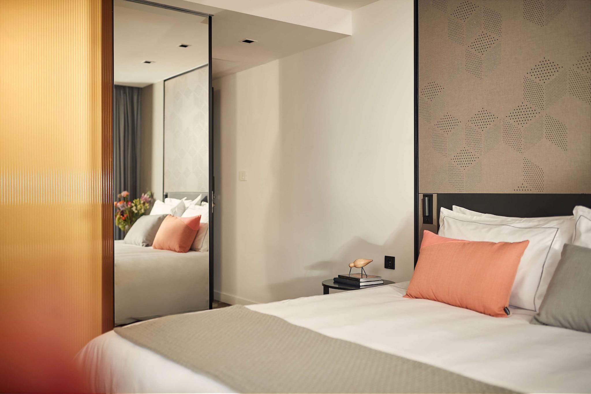 Double Deluxe Queen Bed