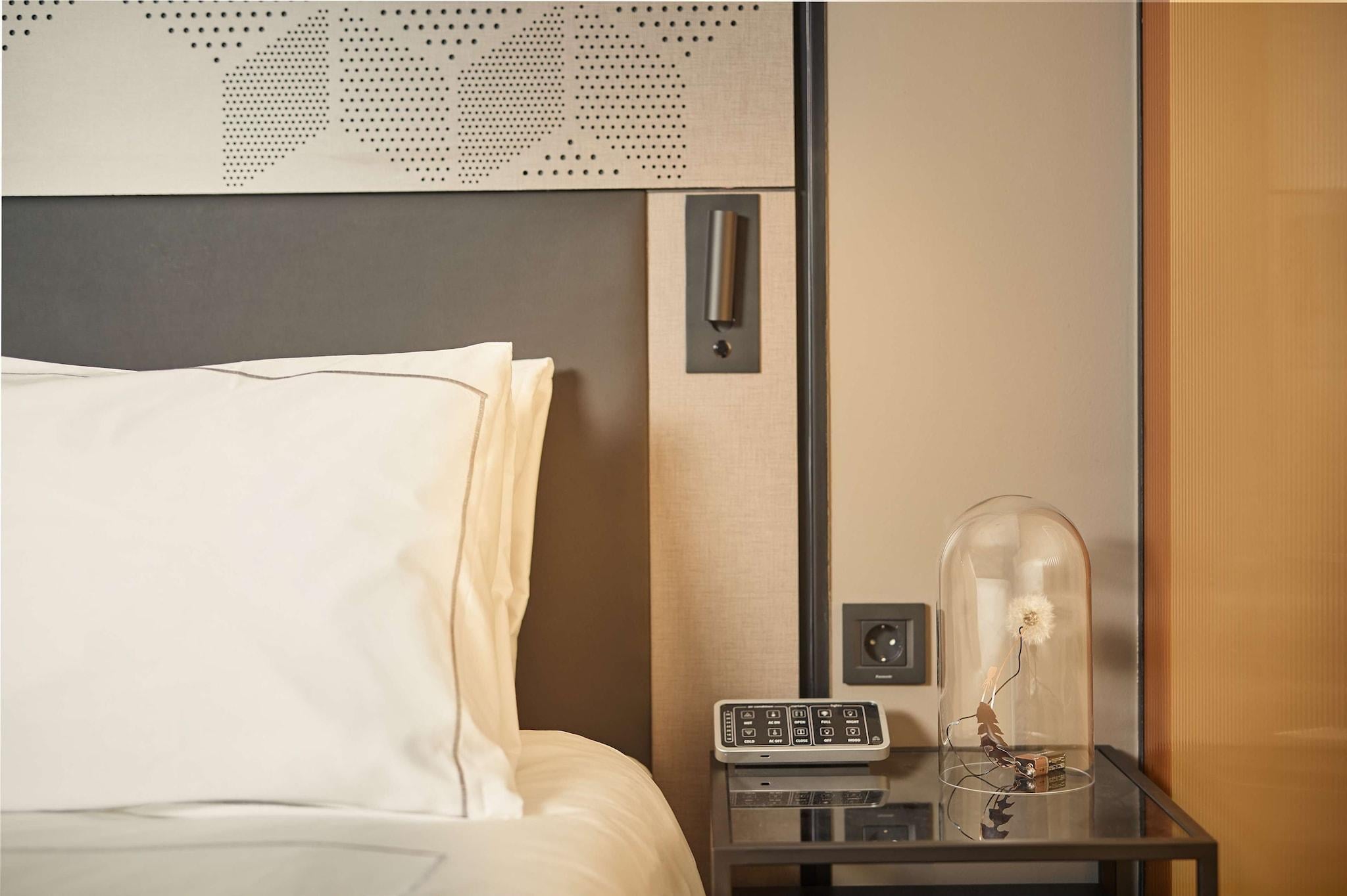 Double or Twin Superior Queen Bed