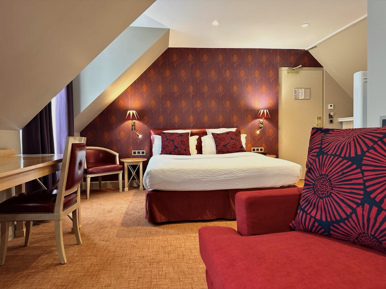 Family Room Executive