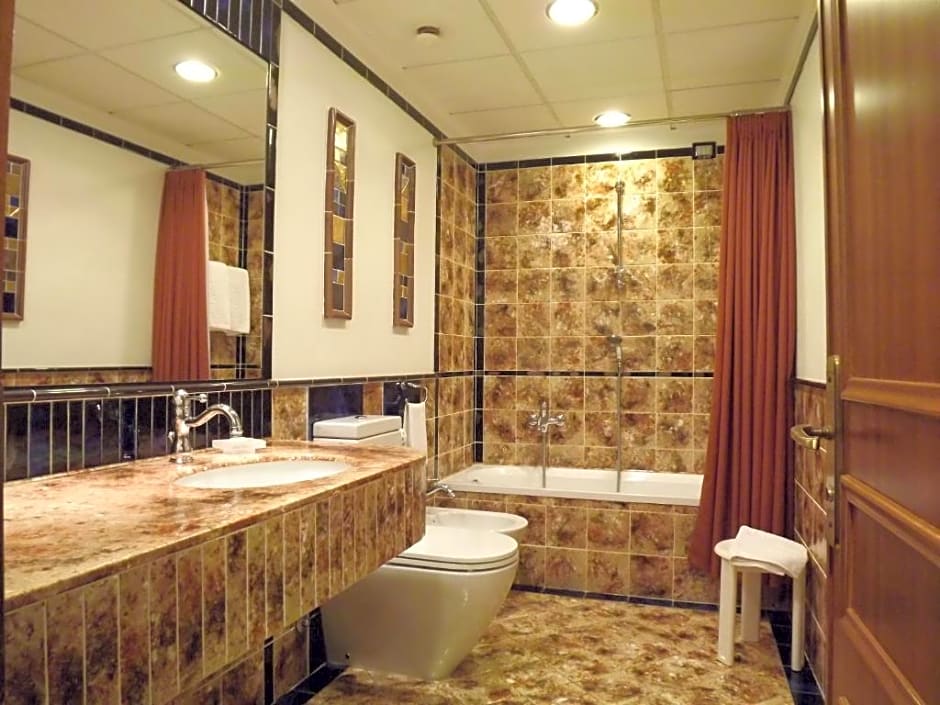 Twin Deluxe River View