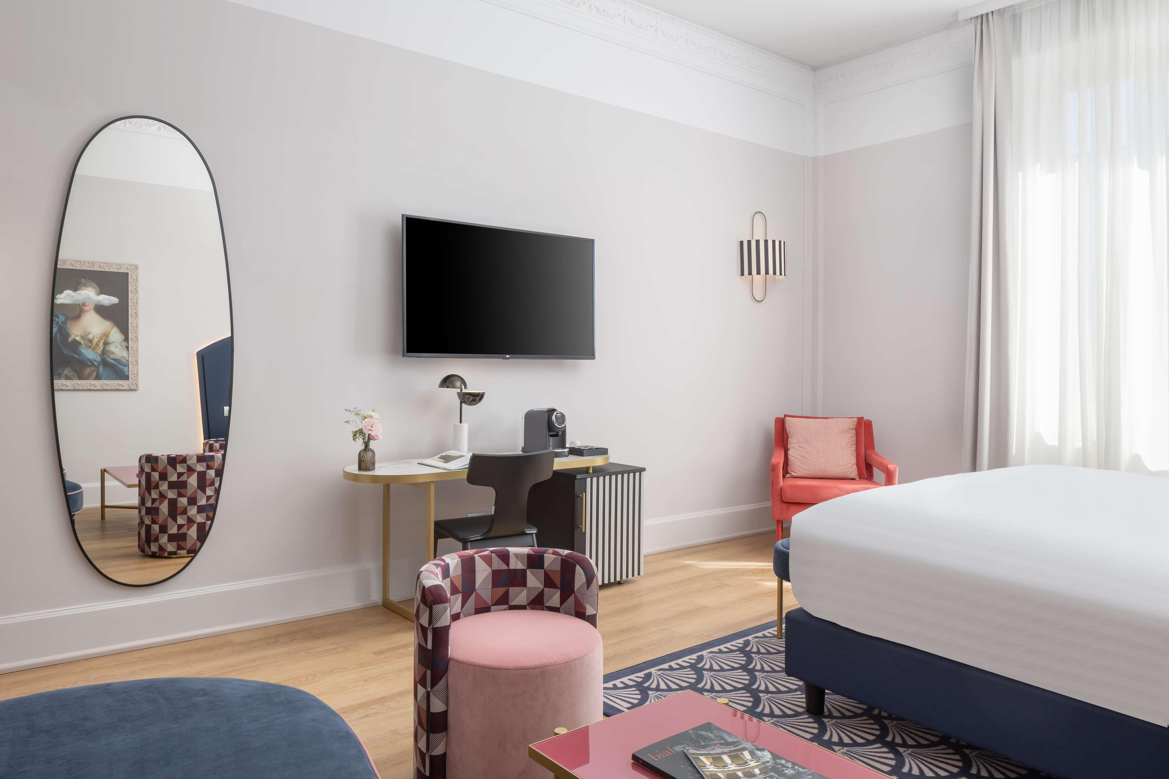 Junior Suite King Size Bed