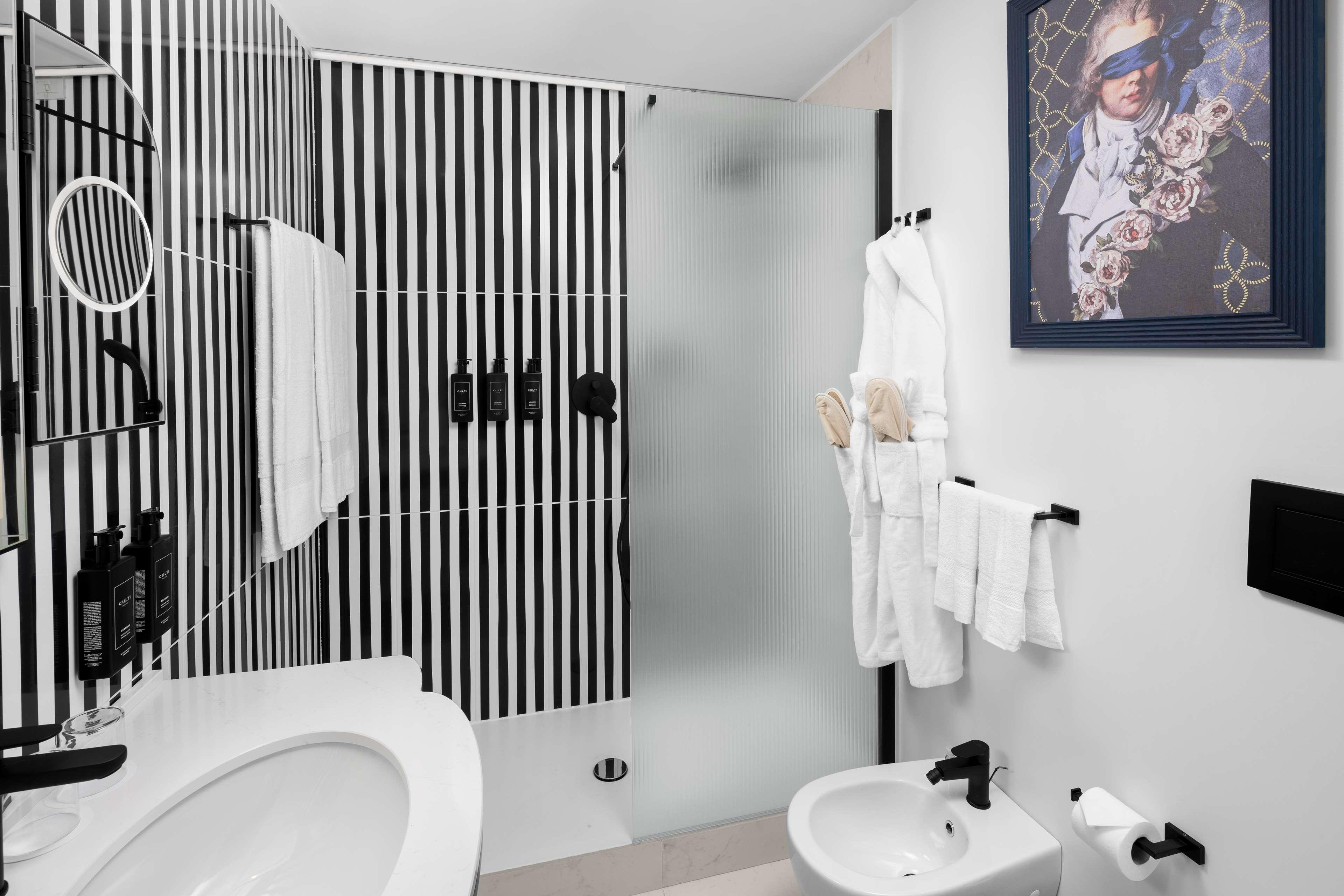 Junior Suite King Size Bed