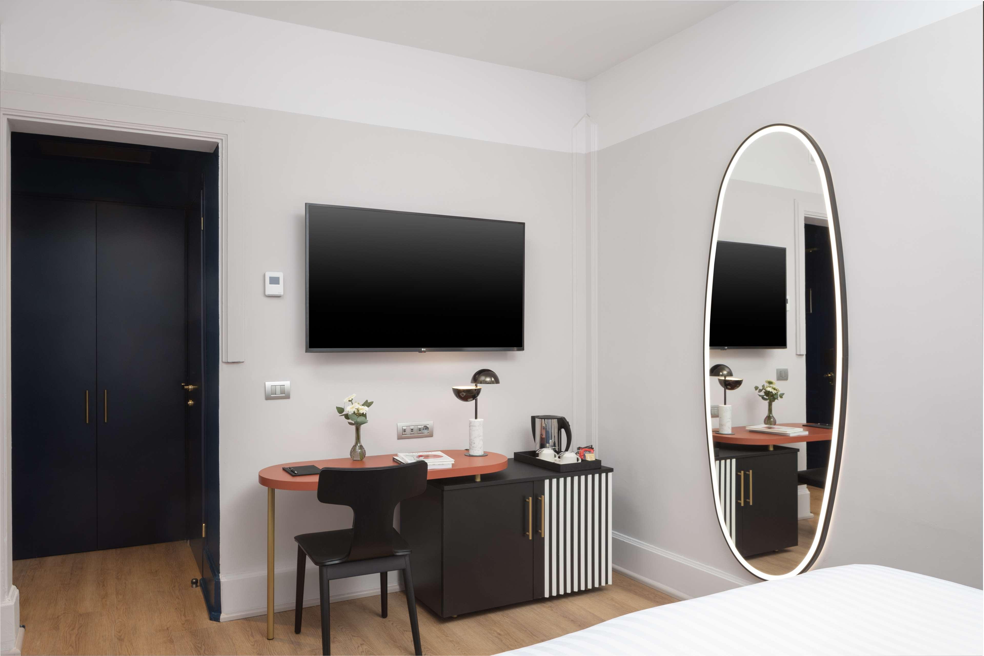 Double or Twin Accessible-queen Size Bed