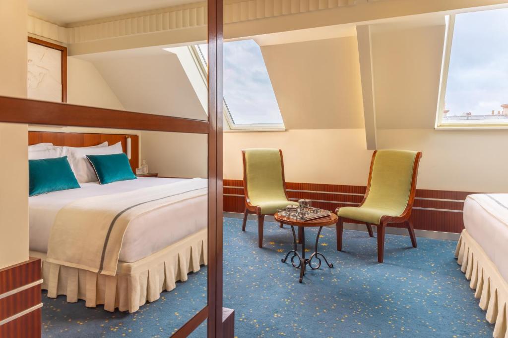 Double or Twin Deluxe