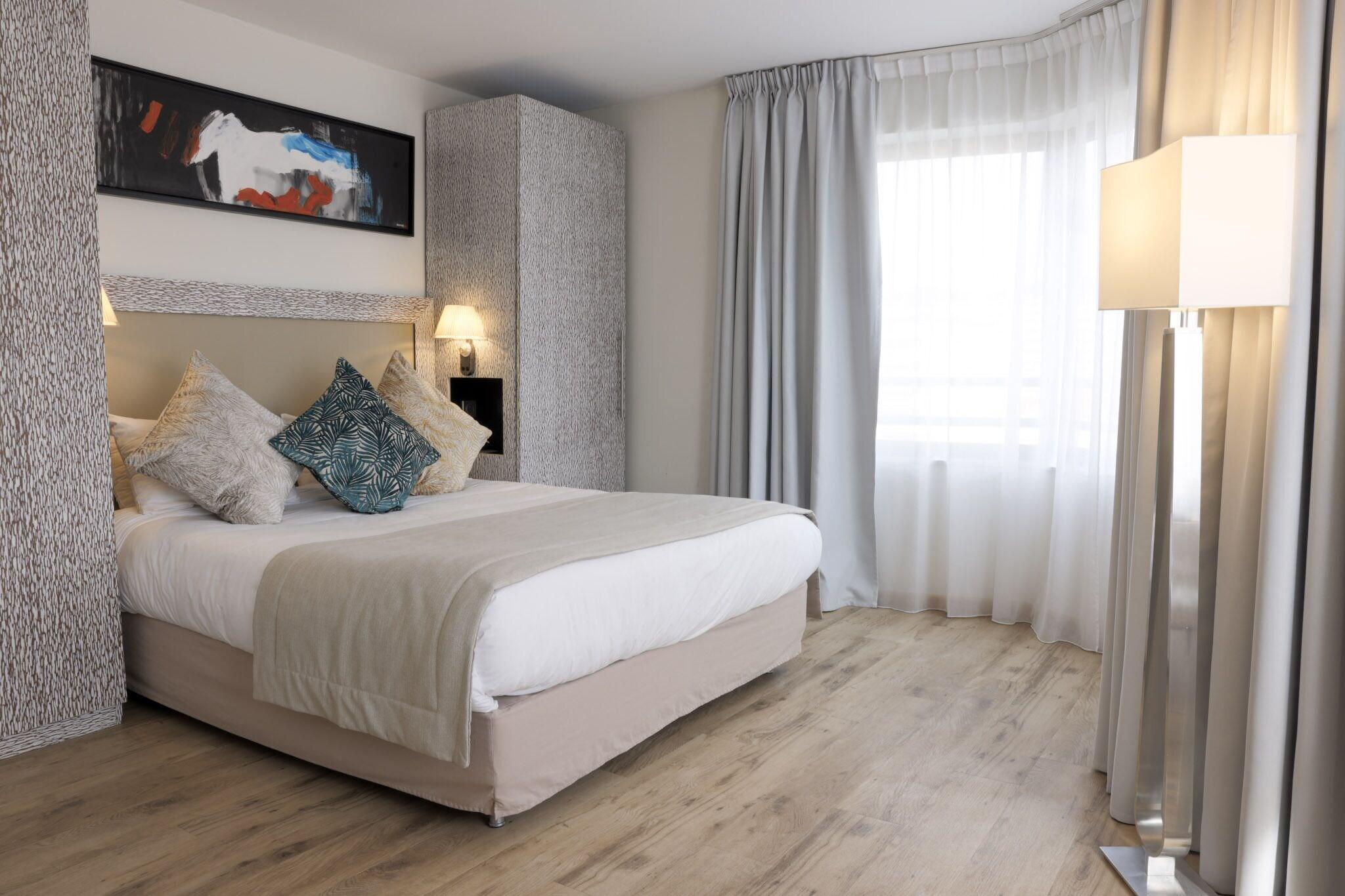 Family Room Three Beds