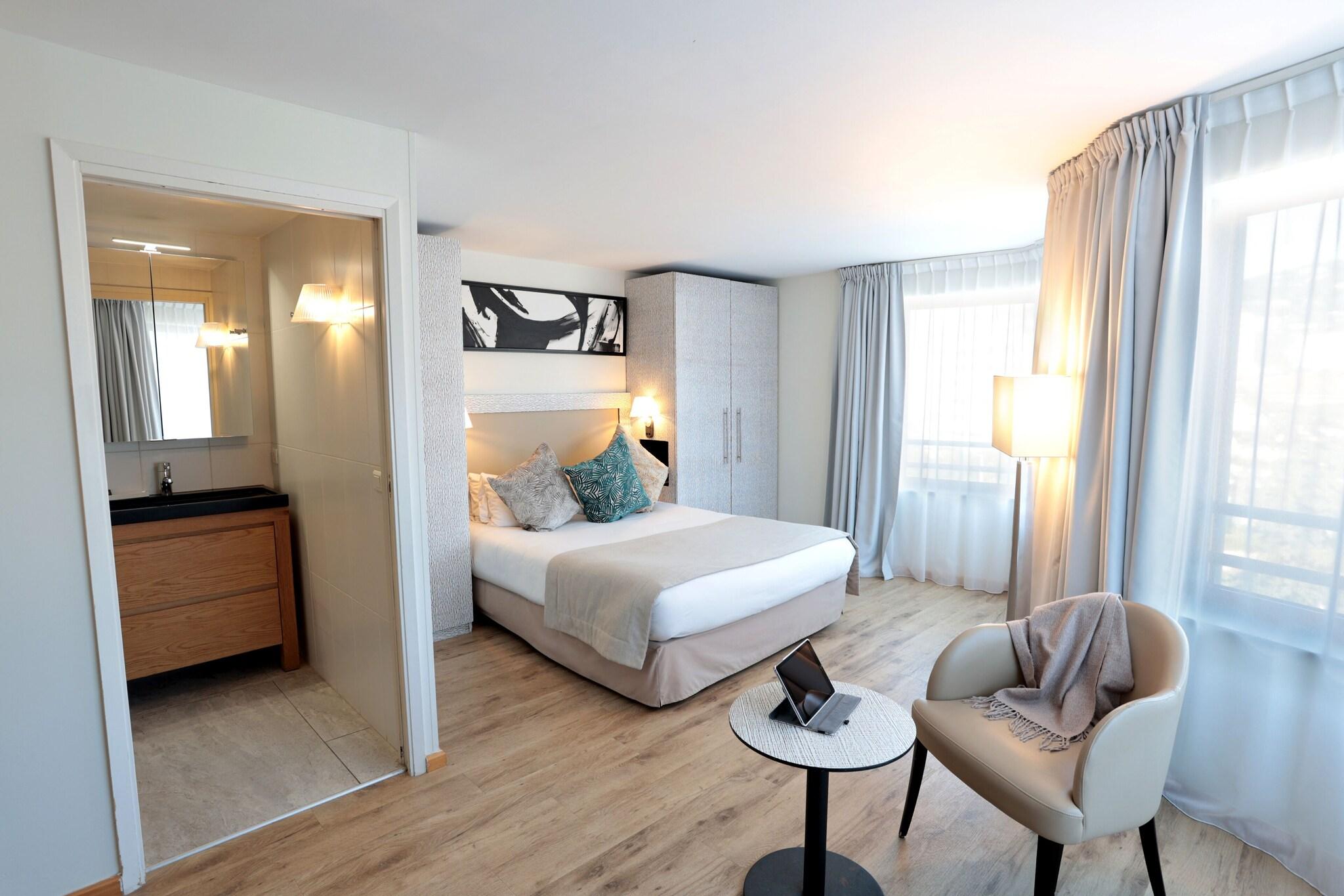 Family Room Three Beds