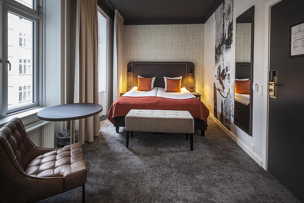 Double or Twin Superior