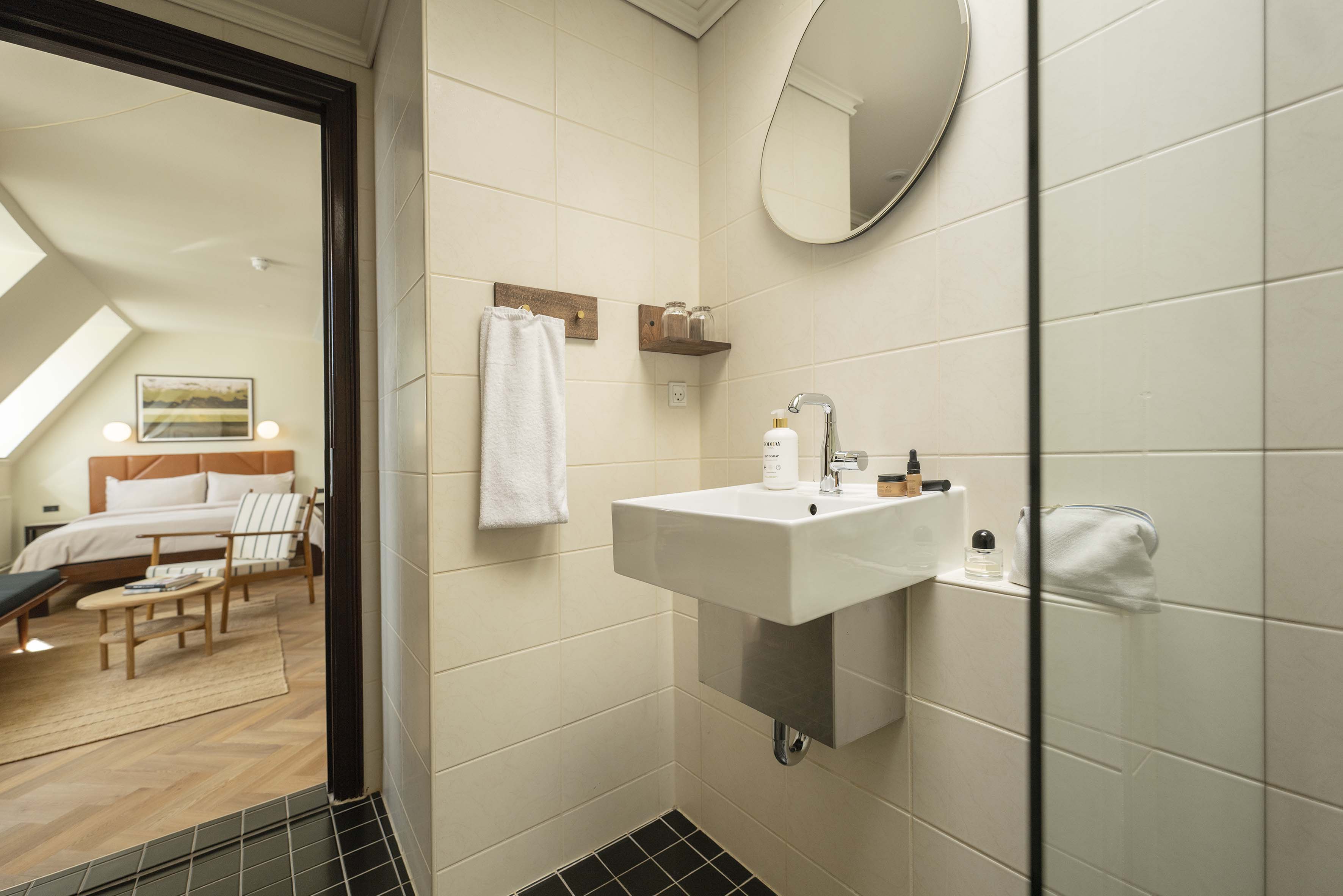 Double Deluxe King Bed