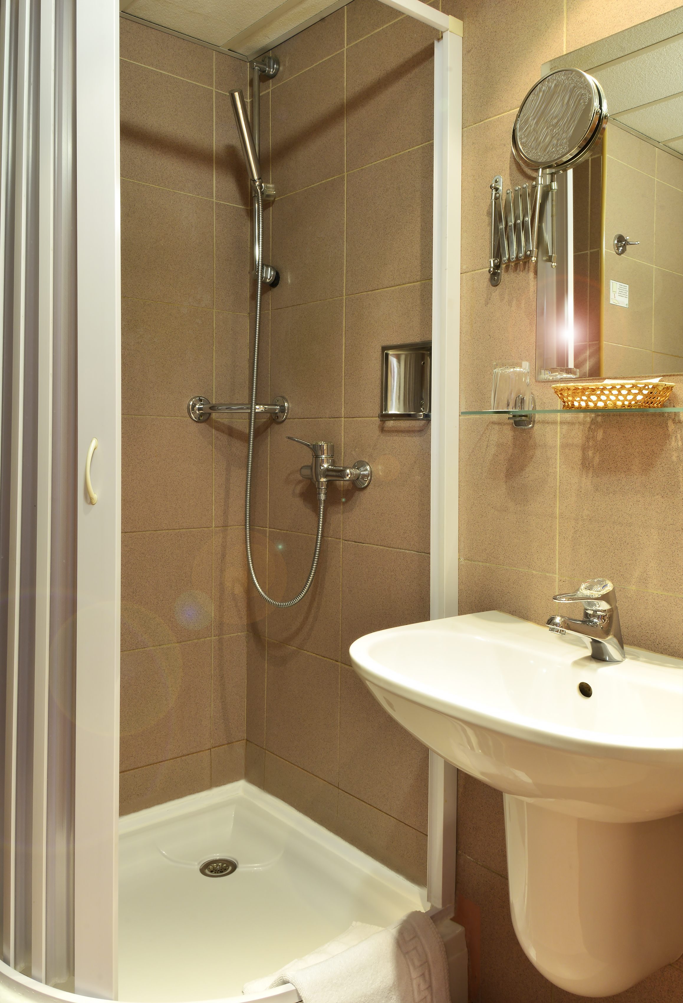 Double or Twin Standard