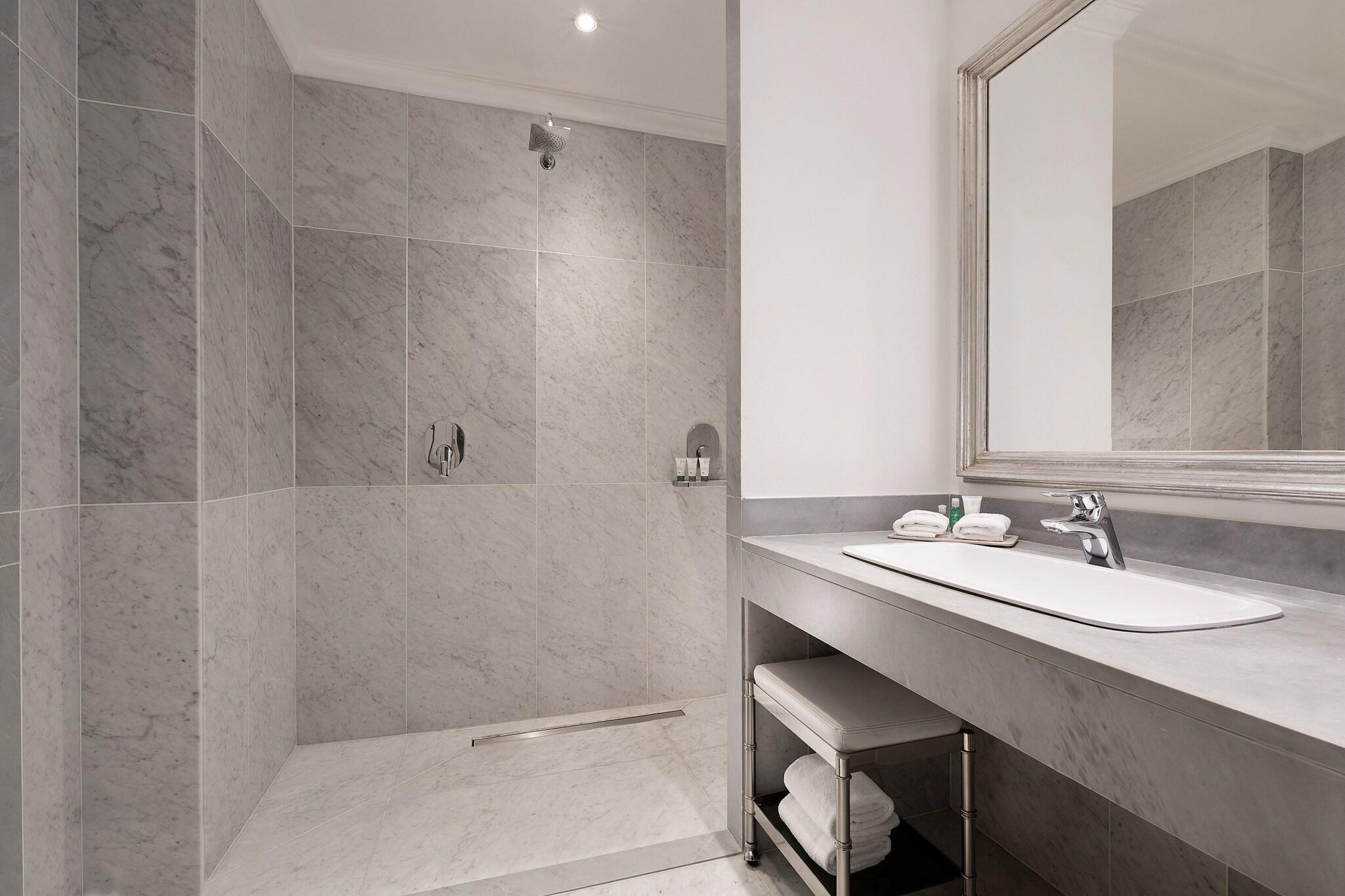 Double Classic King Bed