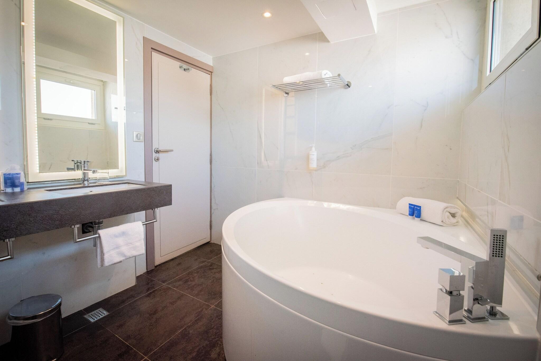 Junior Suite with Double Bed