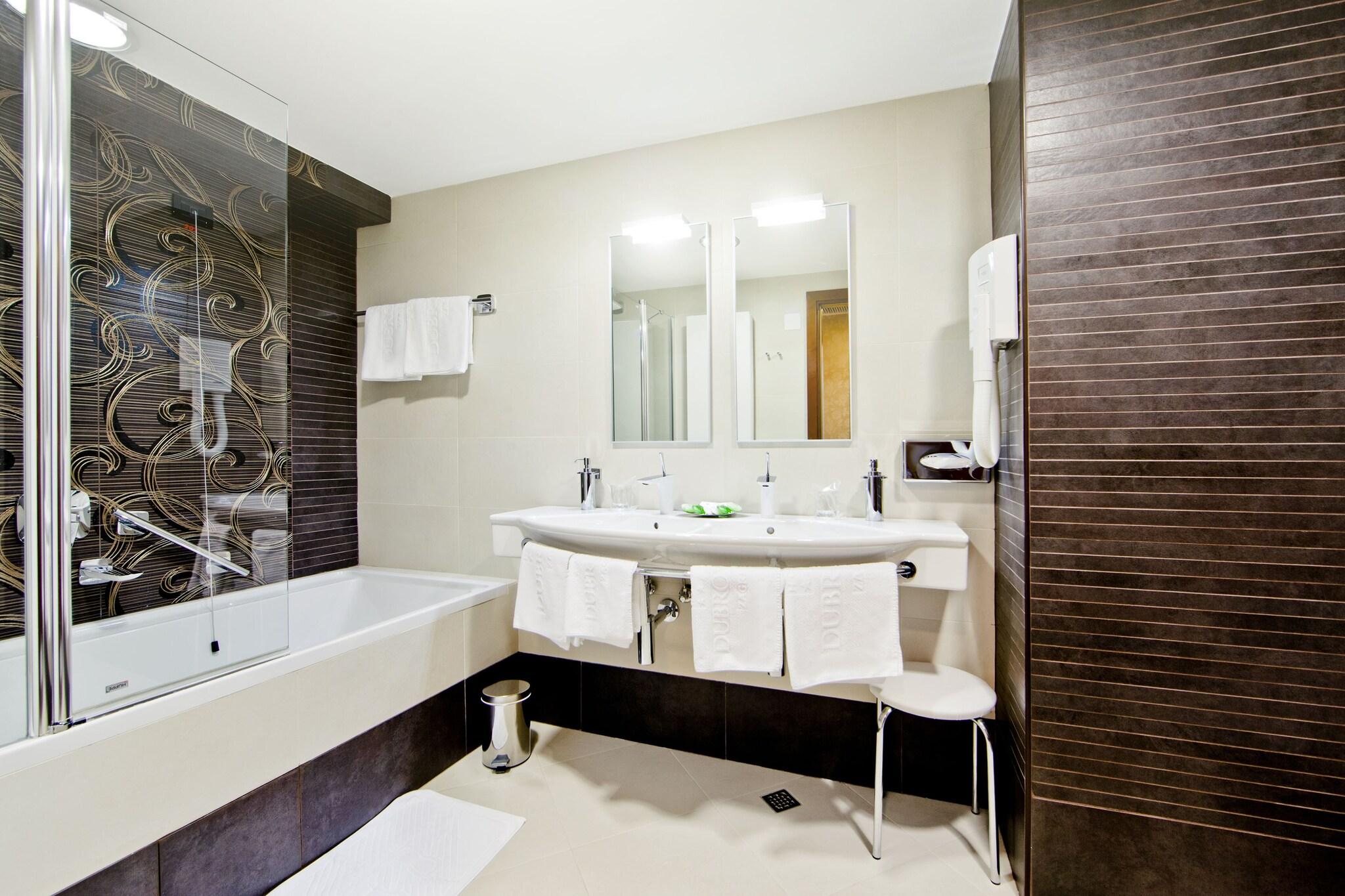 Junior Suite King Size Bed