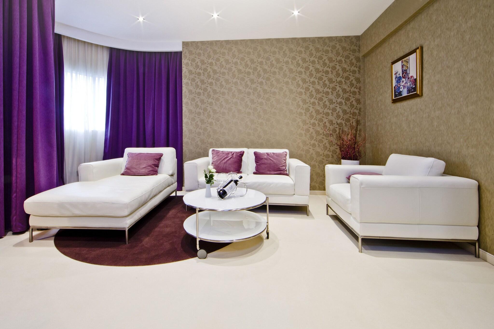 Junior Suite King Size Bed