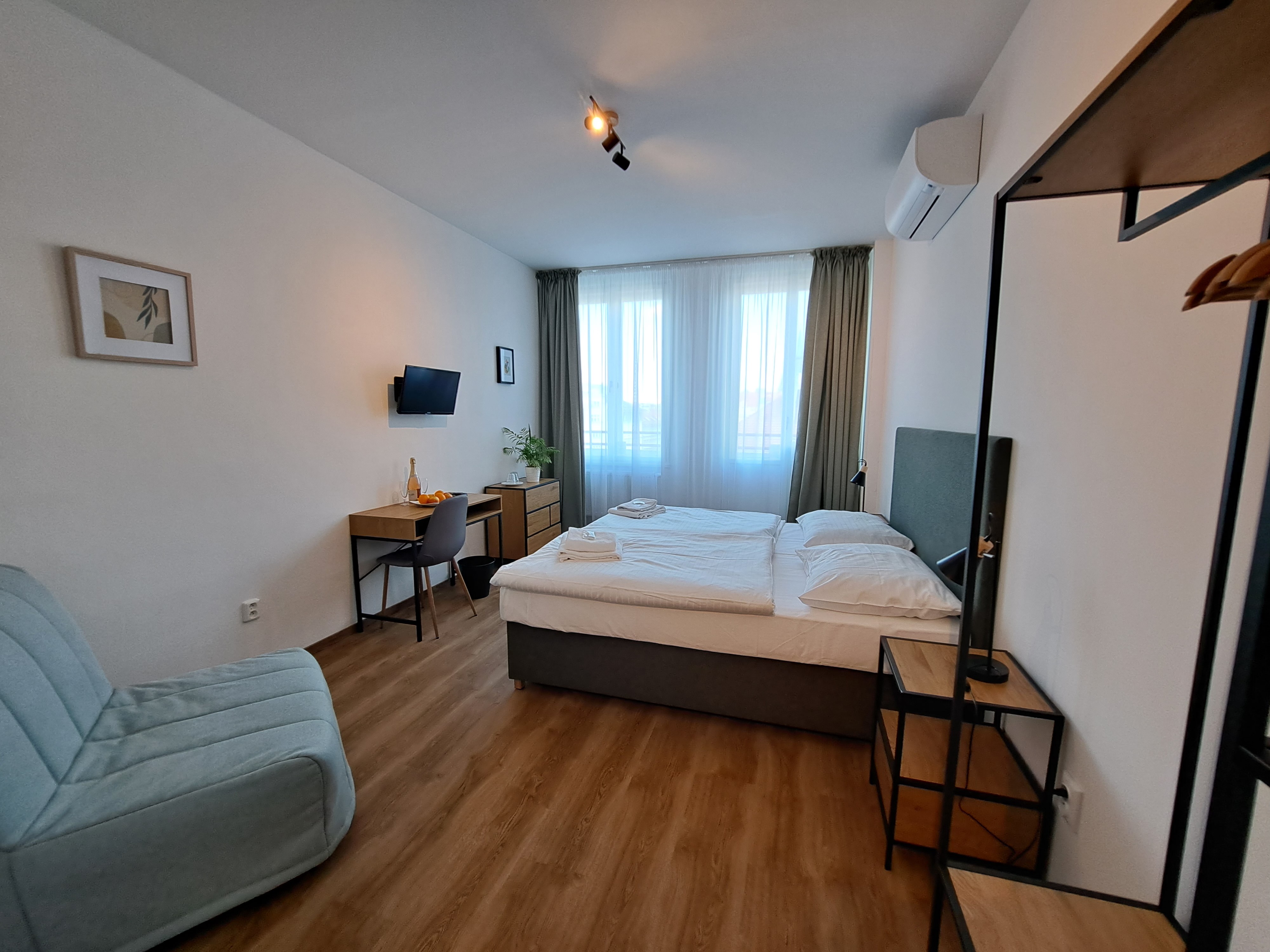 Double or Twin King Size Bed