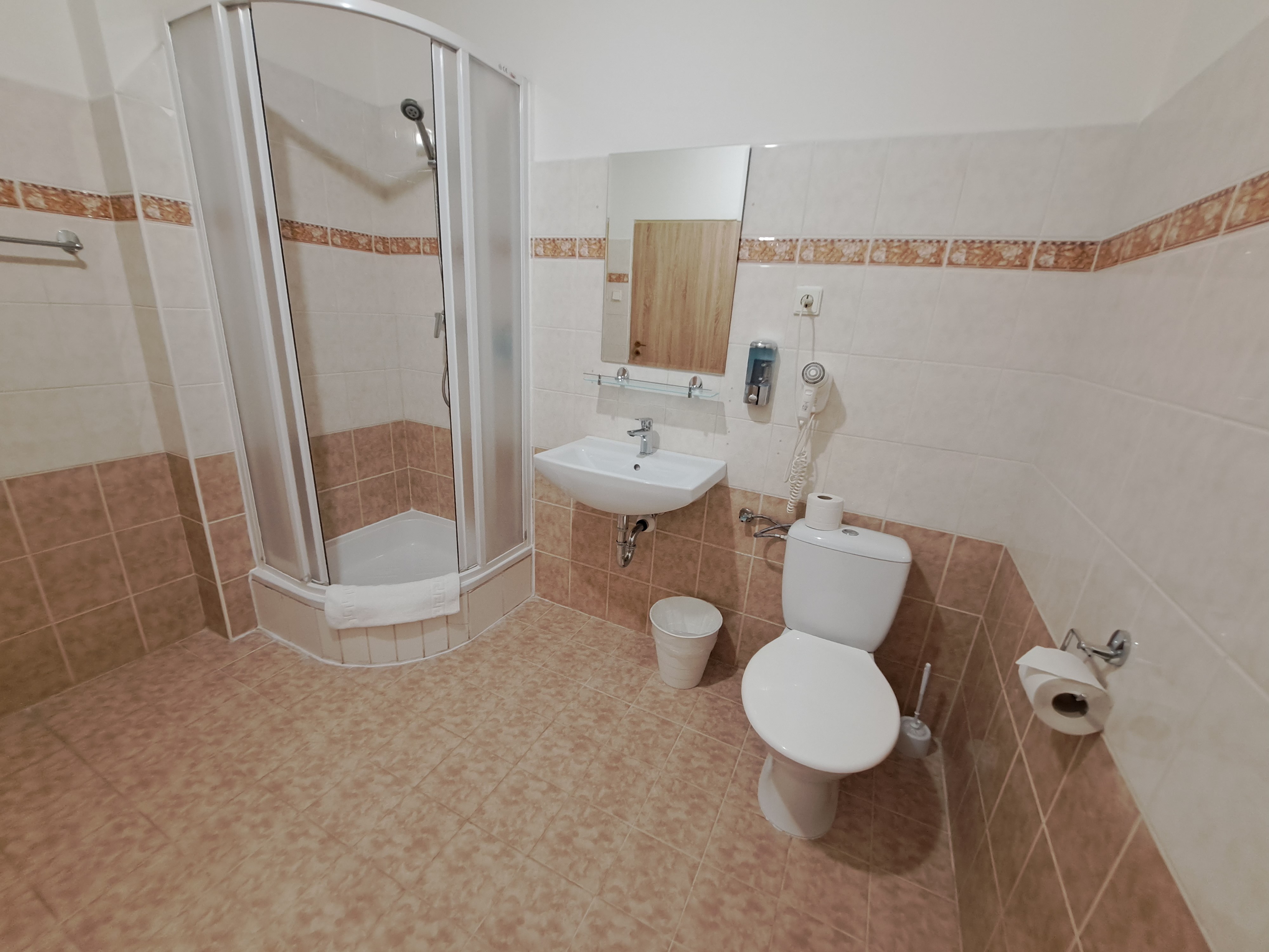 Double or Twin King Bed One Bedroom 