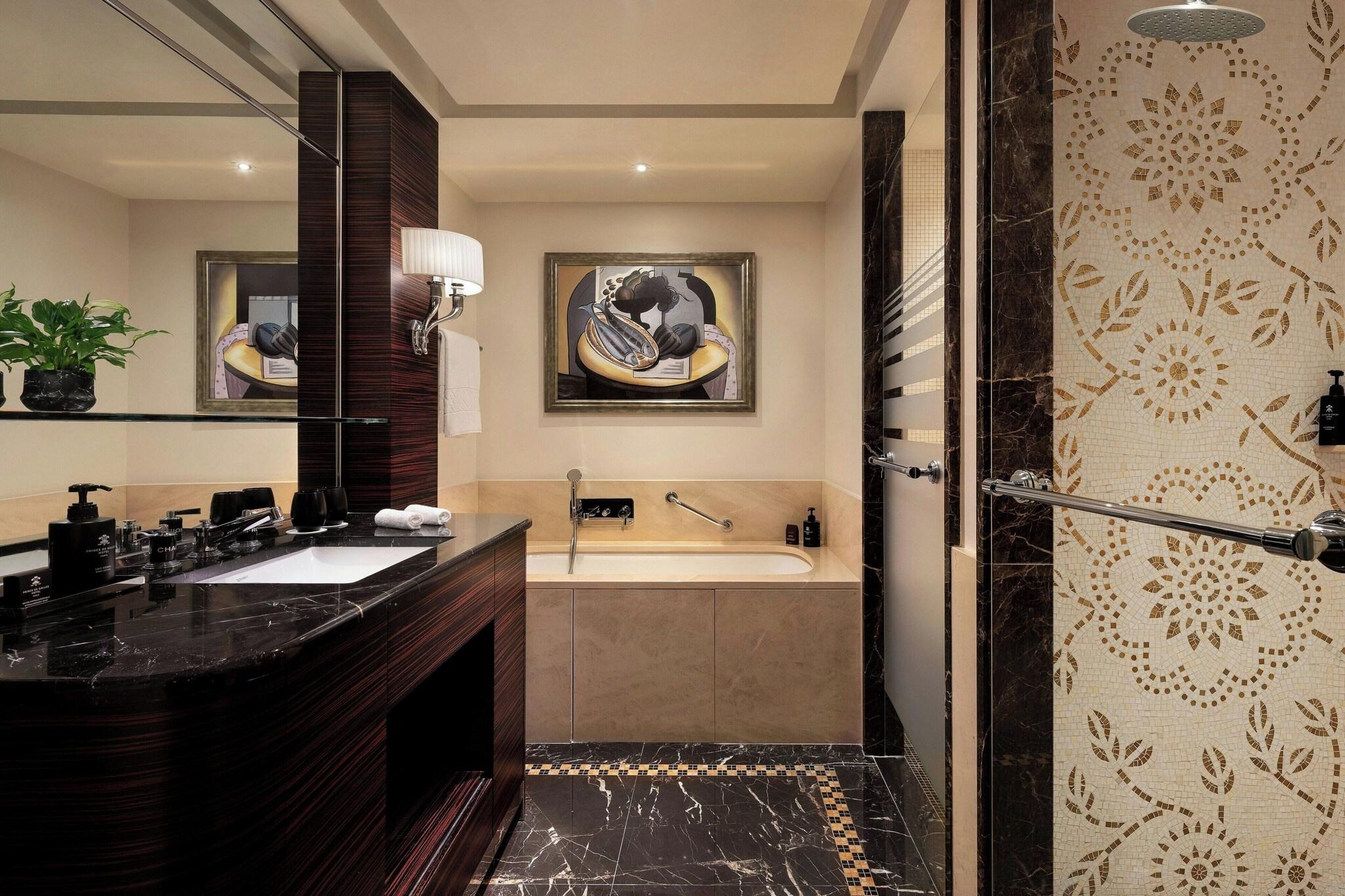 Suite with Double Bed