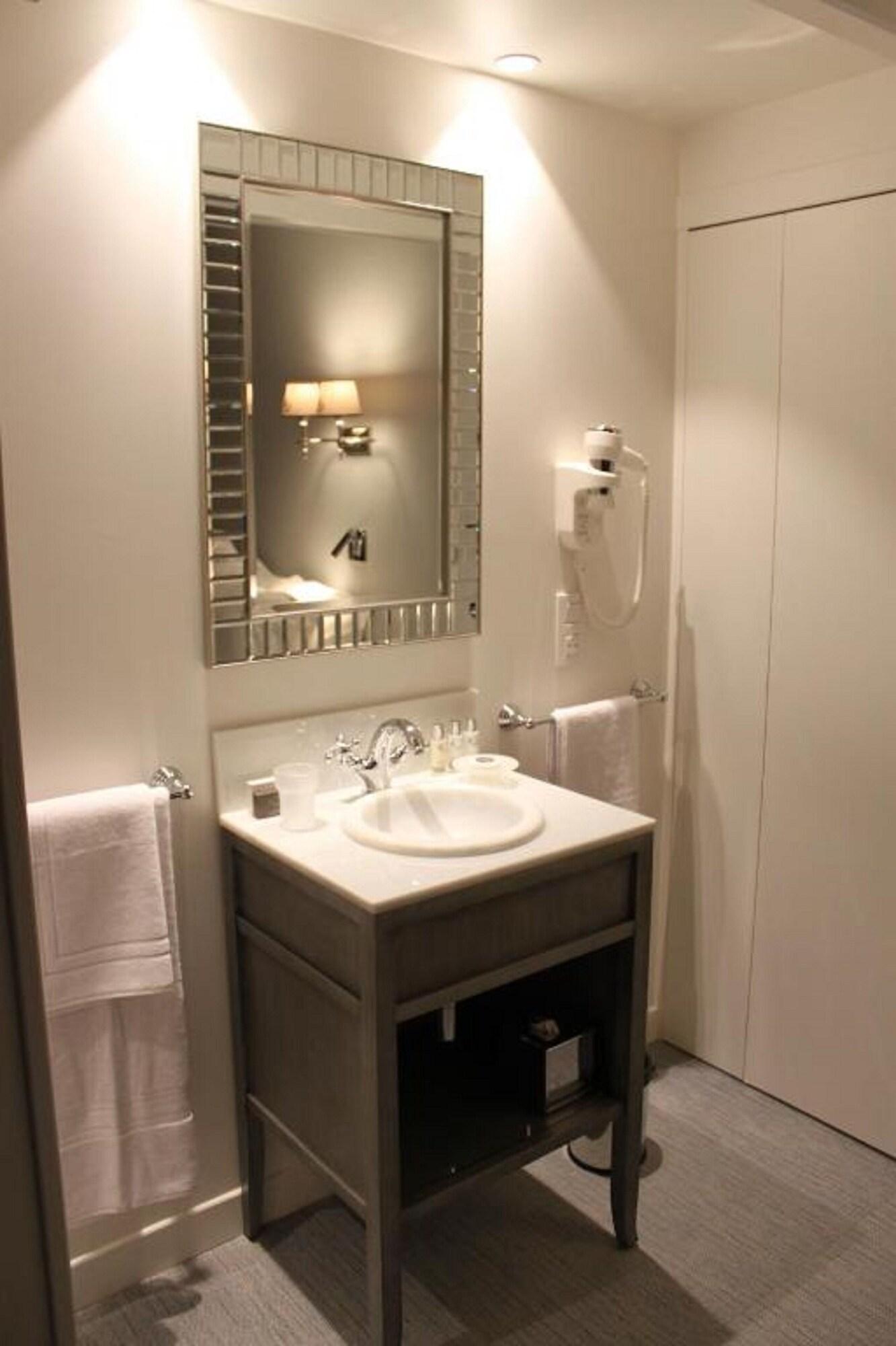 Double Classic Two Queen Beds